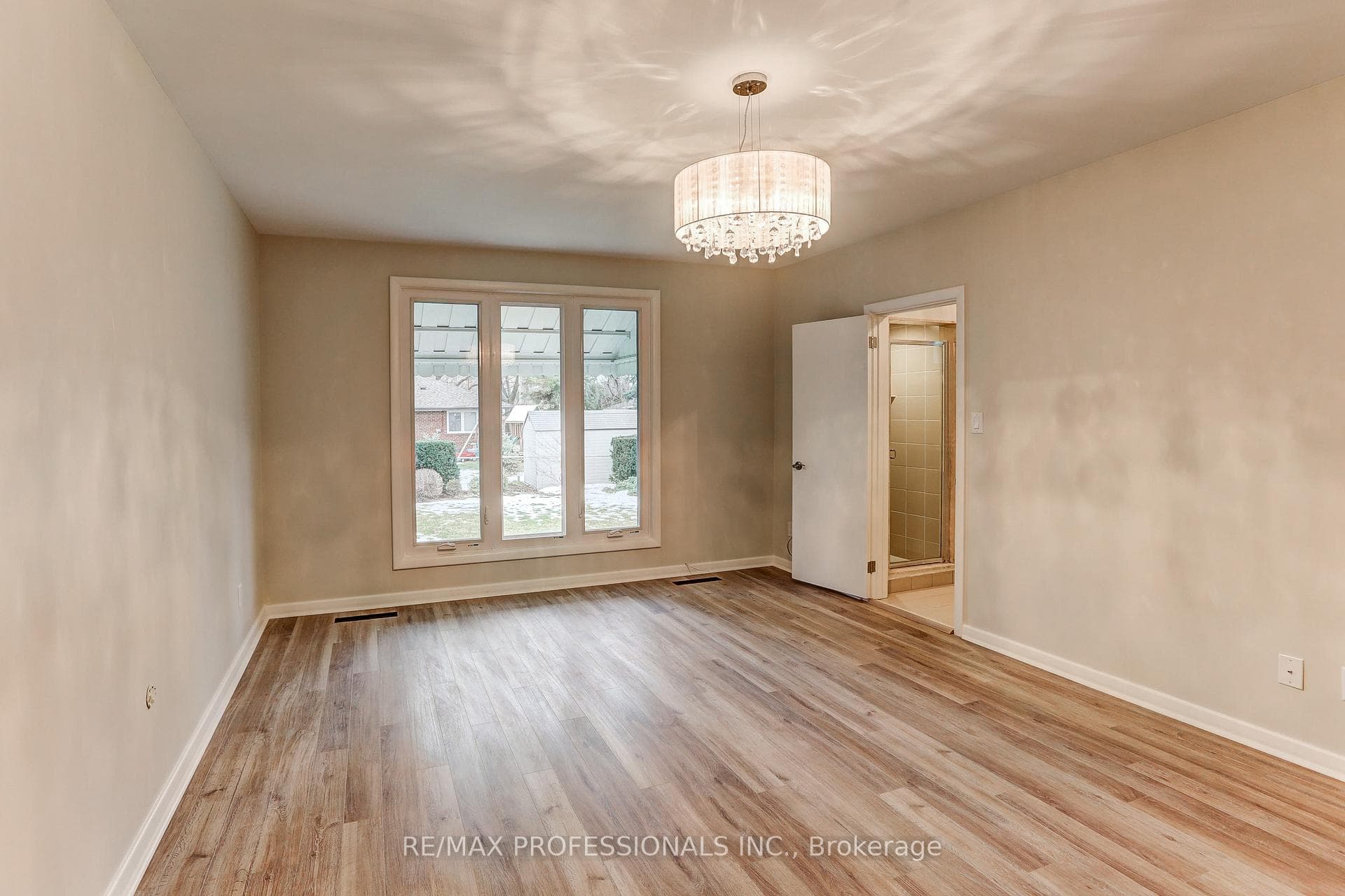 23 Ravensbourne Crescent - Detached photo 25 of 44 in Etobicoke (Islington / Rexdale), Ontario