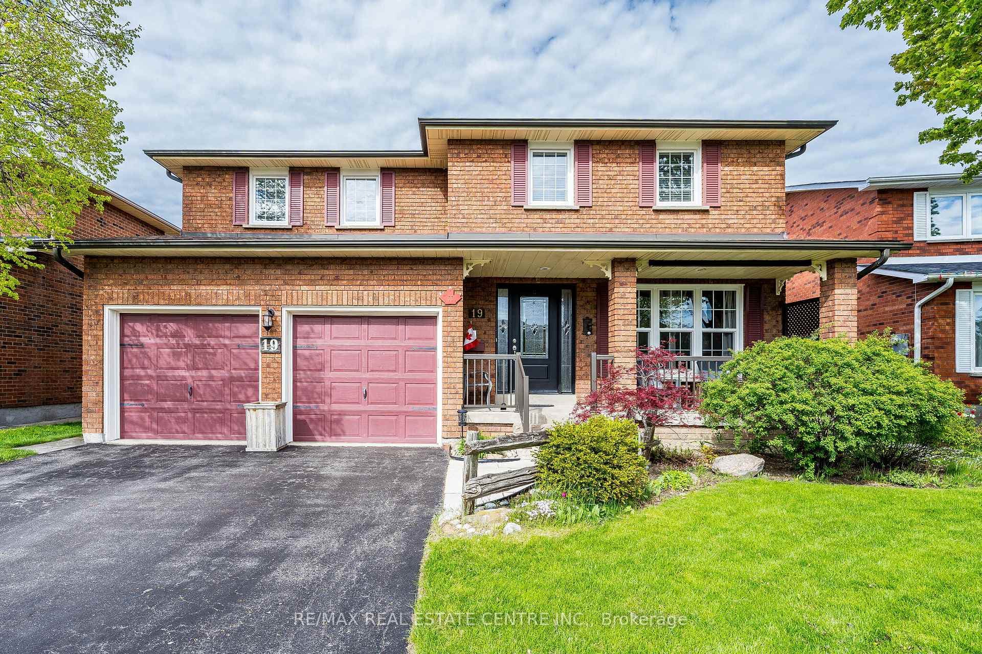 19 Mossbank Drive - Detached photo 2 of 47 in Brampton, Ontario