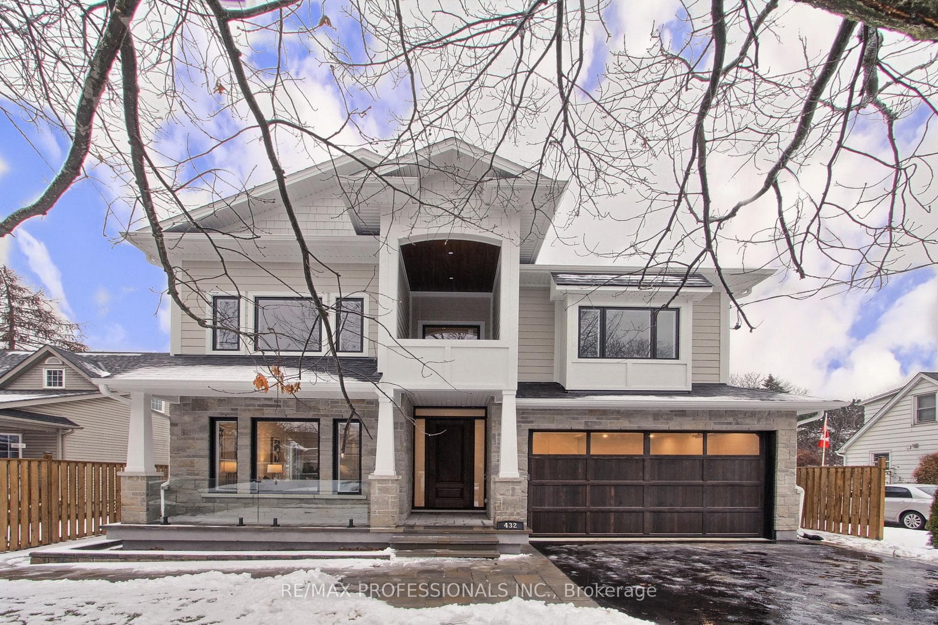 432 Smith Avenue - home for sale in Burlington, Ontario