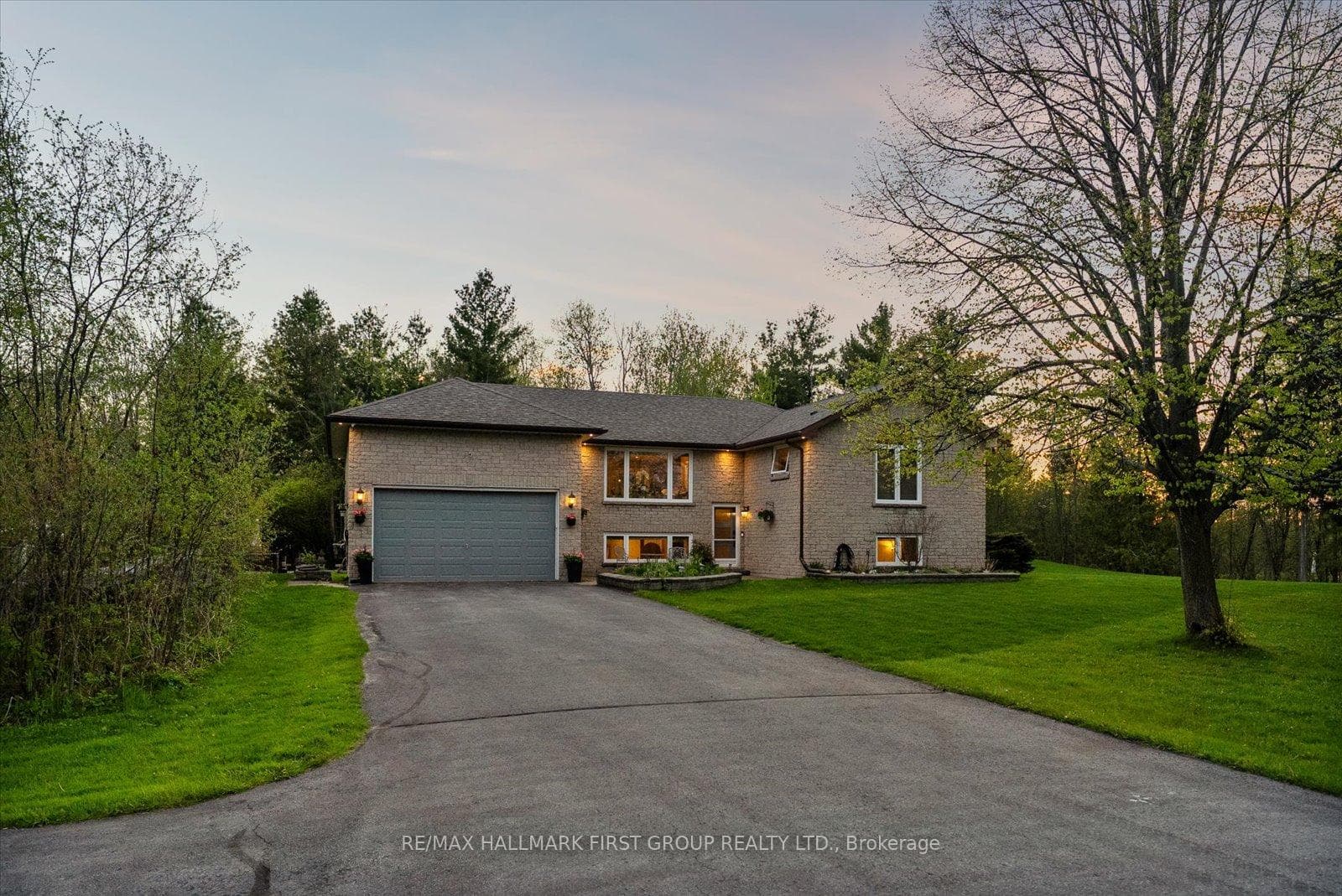 2720 Castle Hill Drive - Detached photo 1 of 37 in Hamilton Township, Ontario