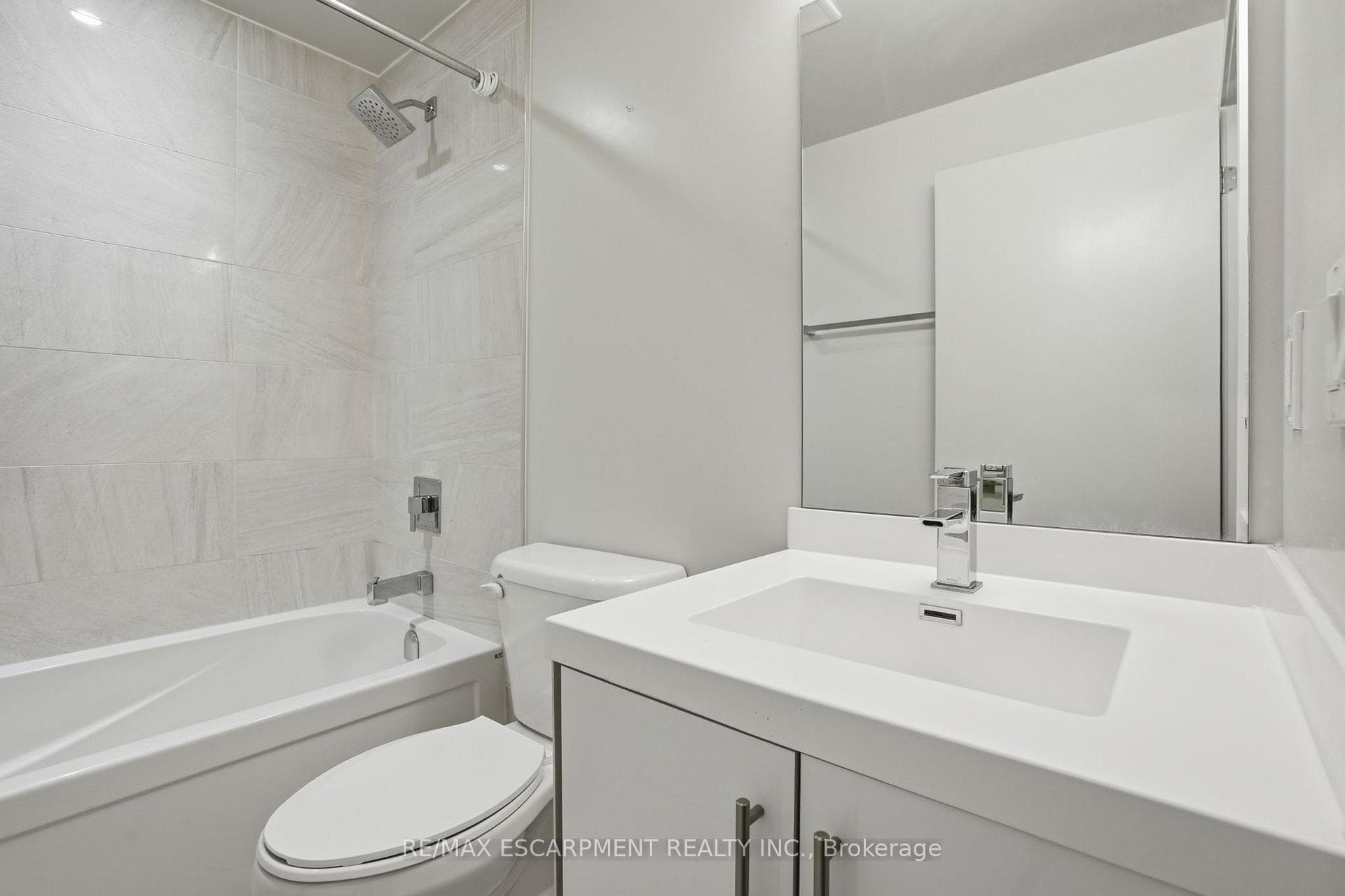 2087 Fairview Street Unit 1310 - Condo photo 17 of 27 in Burlington, Ontario