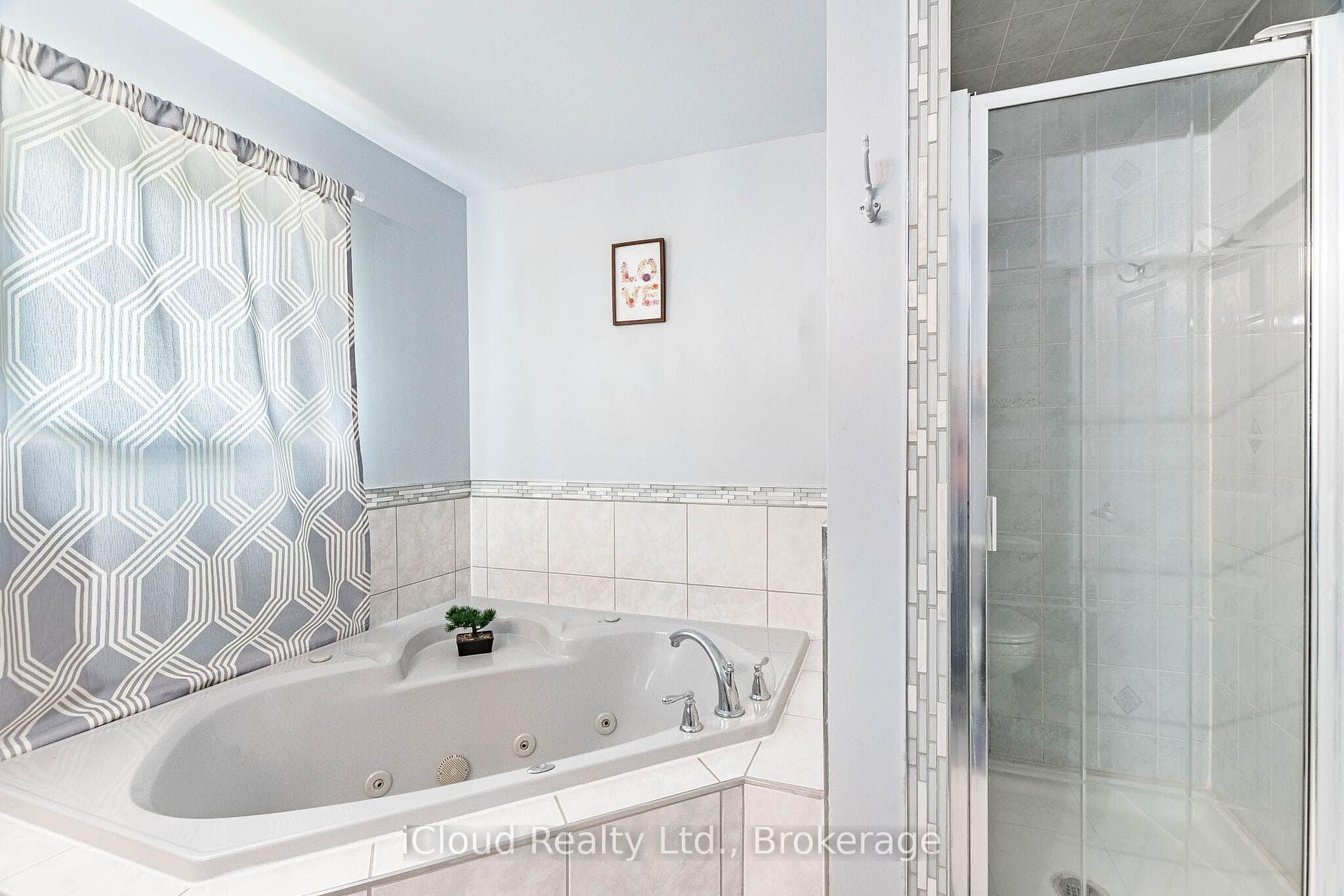 52 Buttercup Lane - Detached photo 22 of 41 in Brampton, Ontario