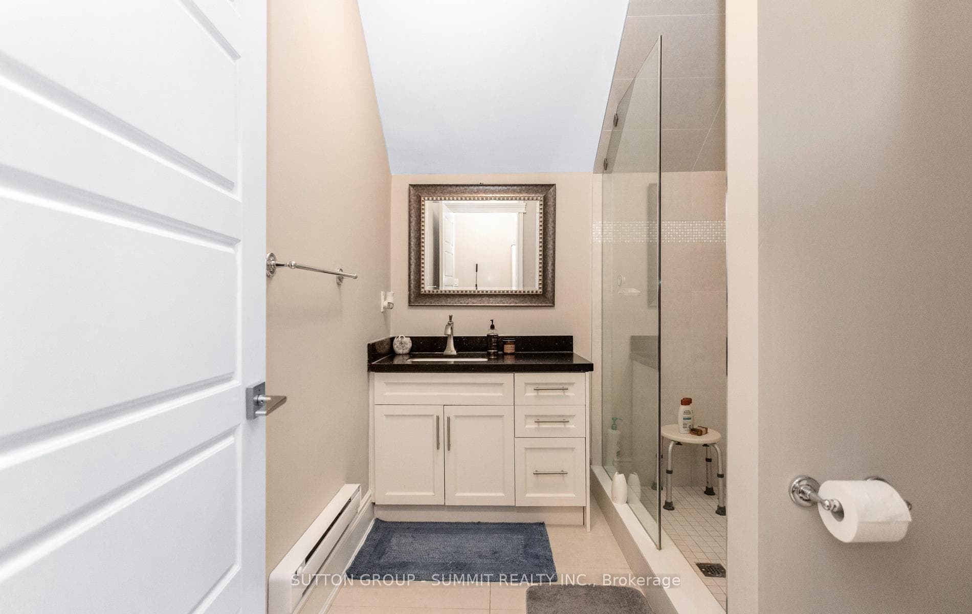 121 Ringwood Road - Detached photo 44 of 49 in Oakville, Ontario