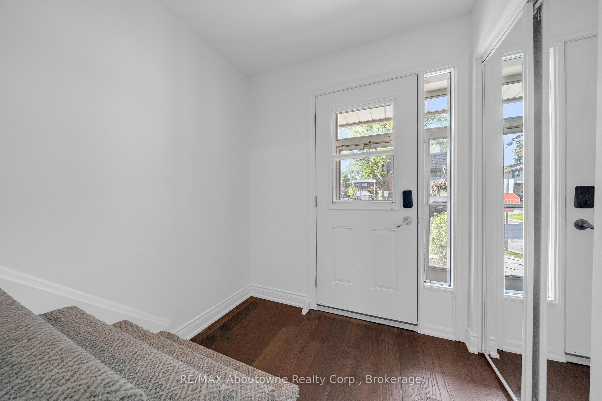 1270 Gainsborough Drive Unit 35 - Condo photo 5 of 50 in Oakville, Ontario