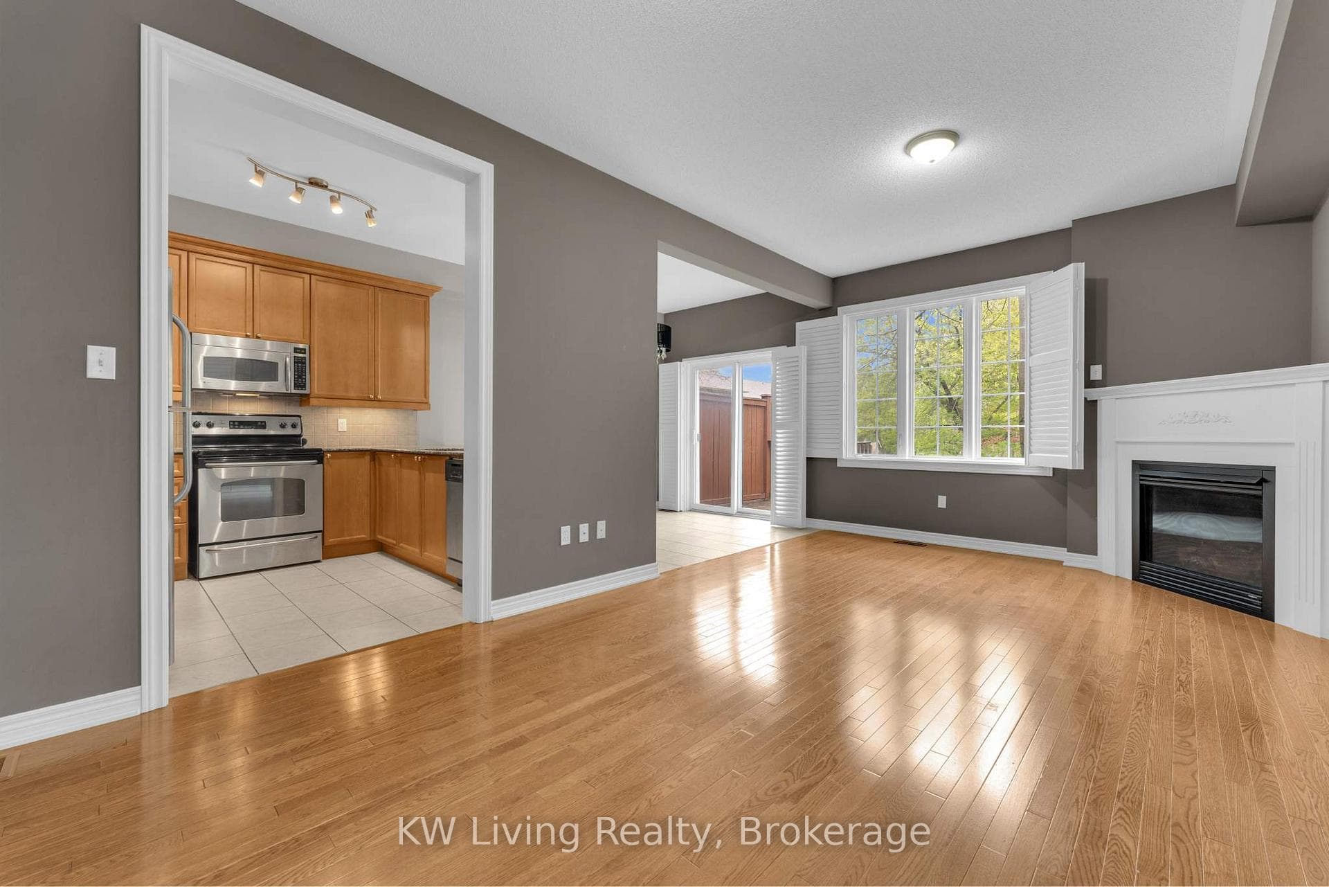2410 Woodward Avenue Unit 12 - Condo photo 7 of 33 in Burlington, Ontario