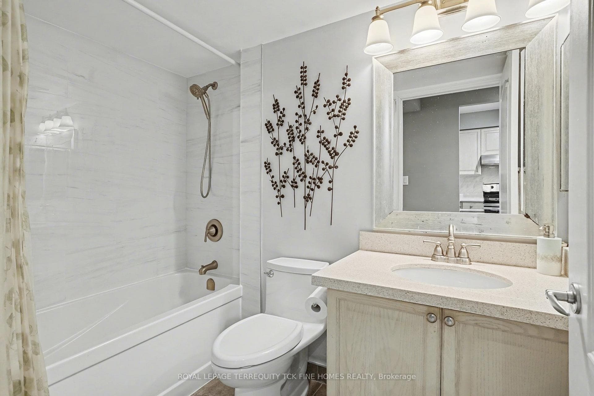 398 Eglinton Avenue Unit 1009 - Condo photo 12 of 39 in Leaside / Davisville, Ontario