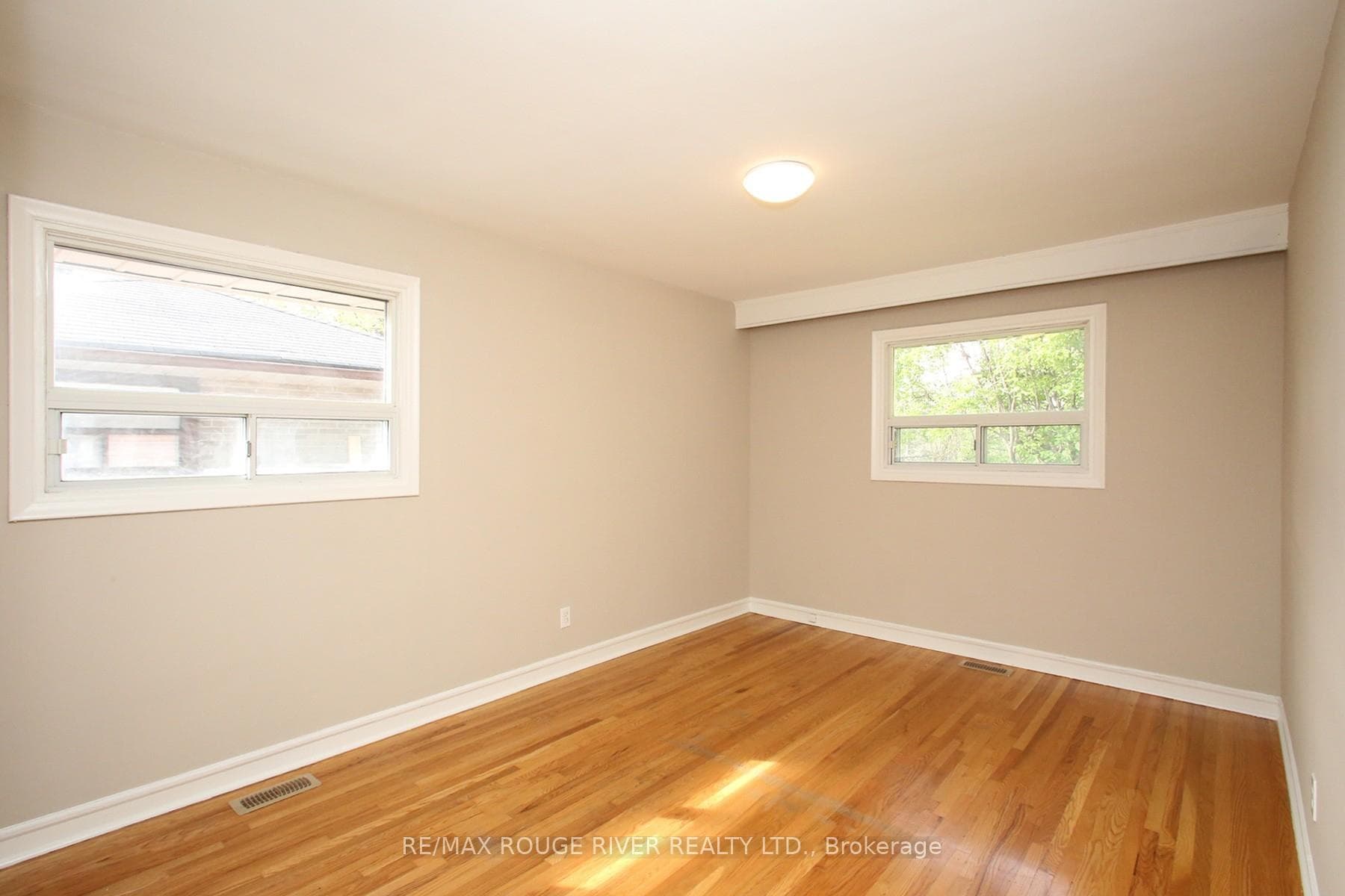 19 Thornbeck Drive - Detached photo 21 of 25 in Scarborough (West Hill / Highland Creek), Ontario