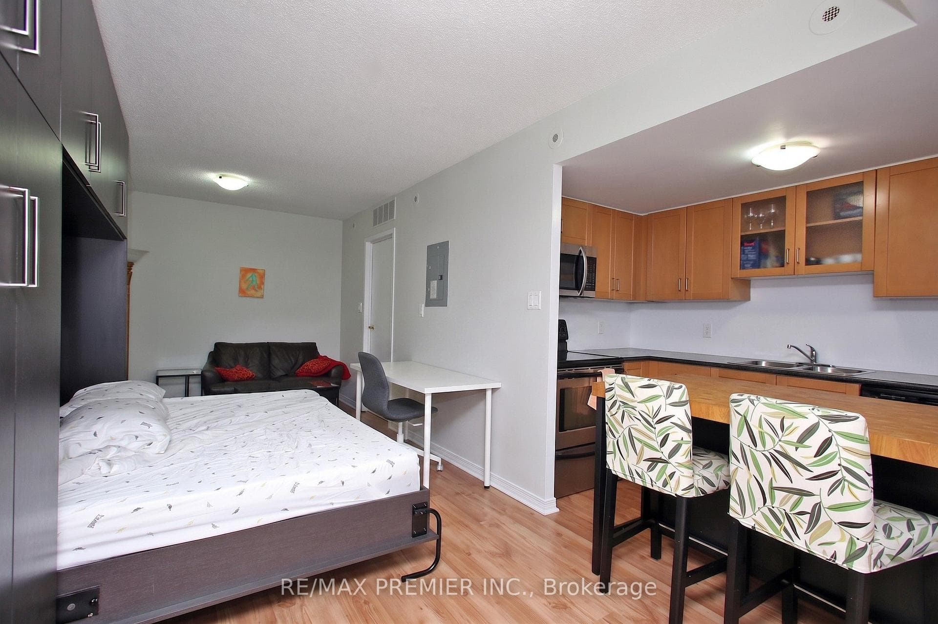 22 Western Battery Road Unit 109 - Condo photo 15 of 20 in Downtown Toronto / Waterfront, Ontario