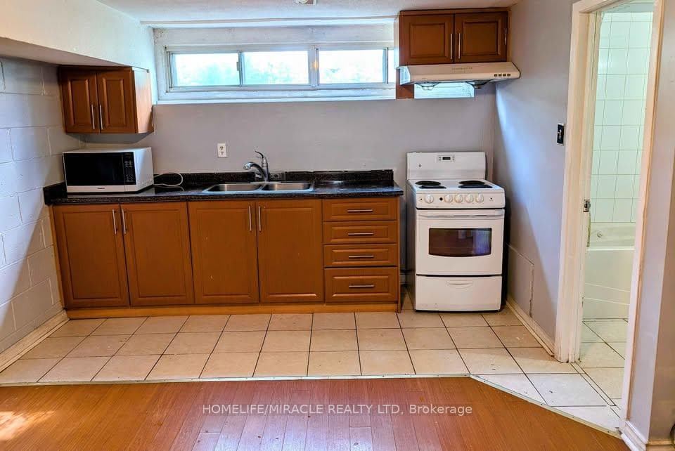 66 Fairglen Avenue - Semi-Detached photo 24 of 35 in Brampton, Ontario