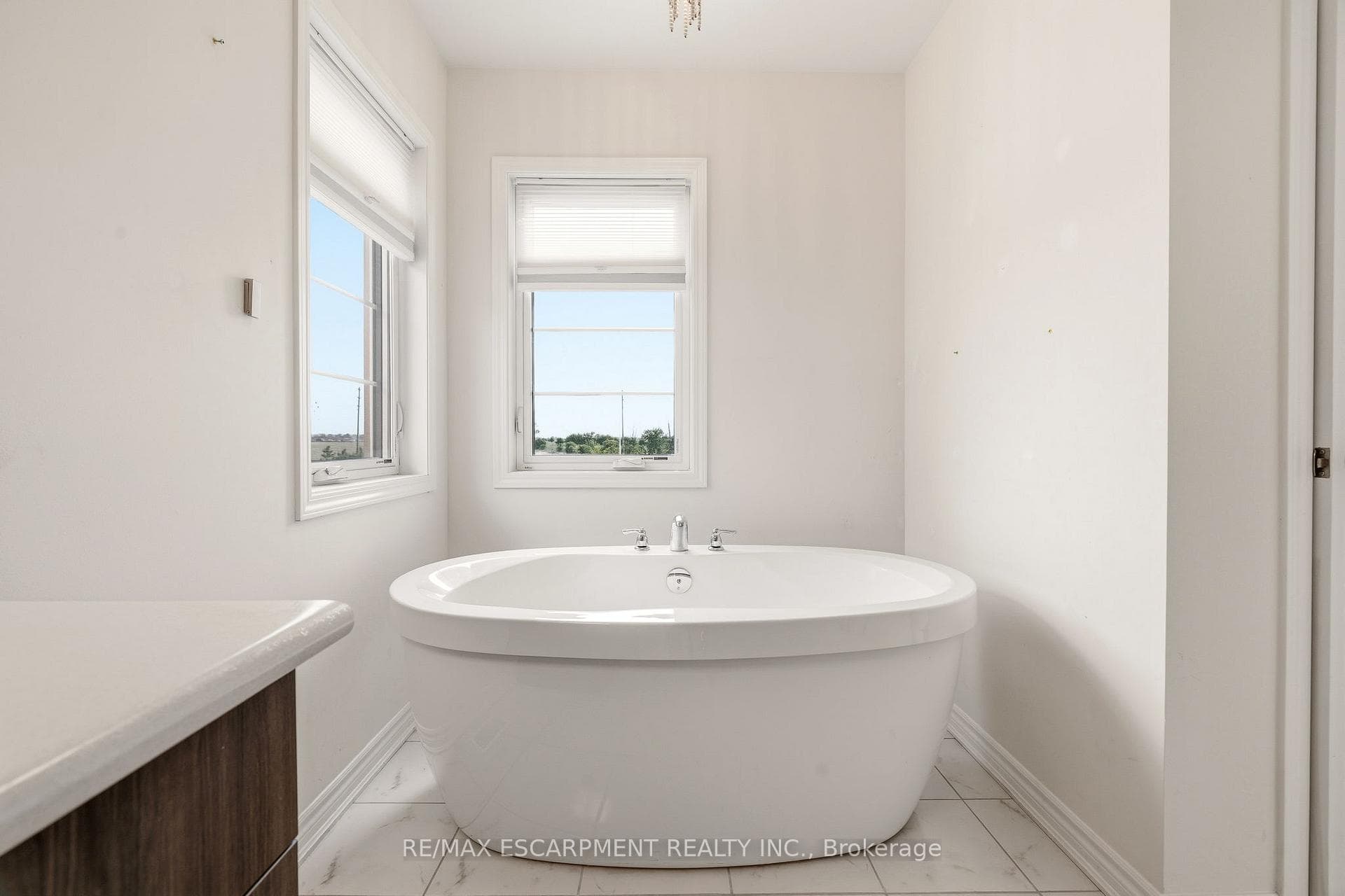 1364 Sycamore Garden - Townhouse photo 28 of 43 in Milton, Ontario