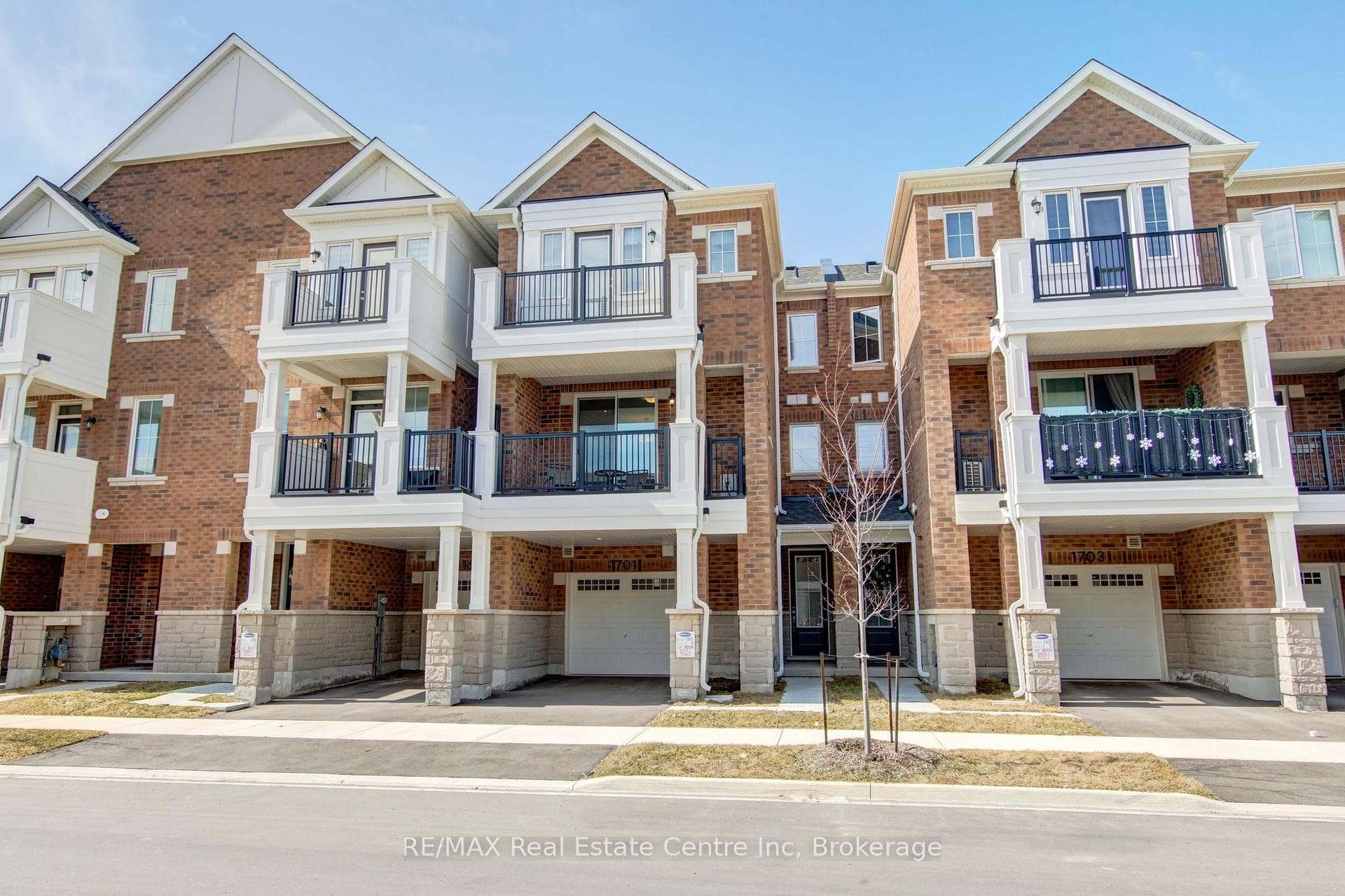 1701 Dance Court - Townhouse for sale in Old Milton, Ontario