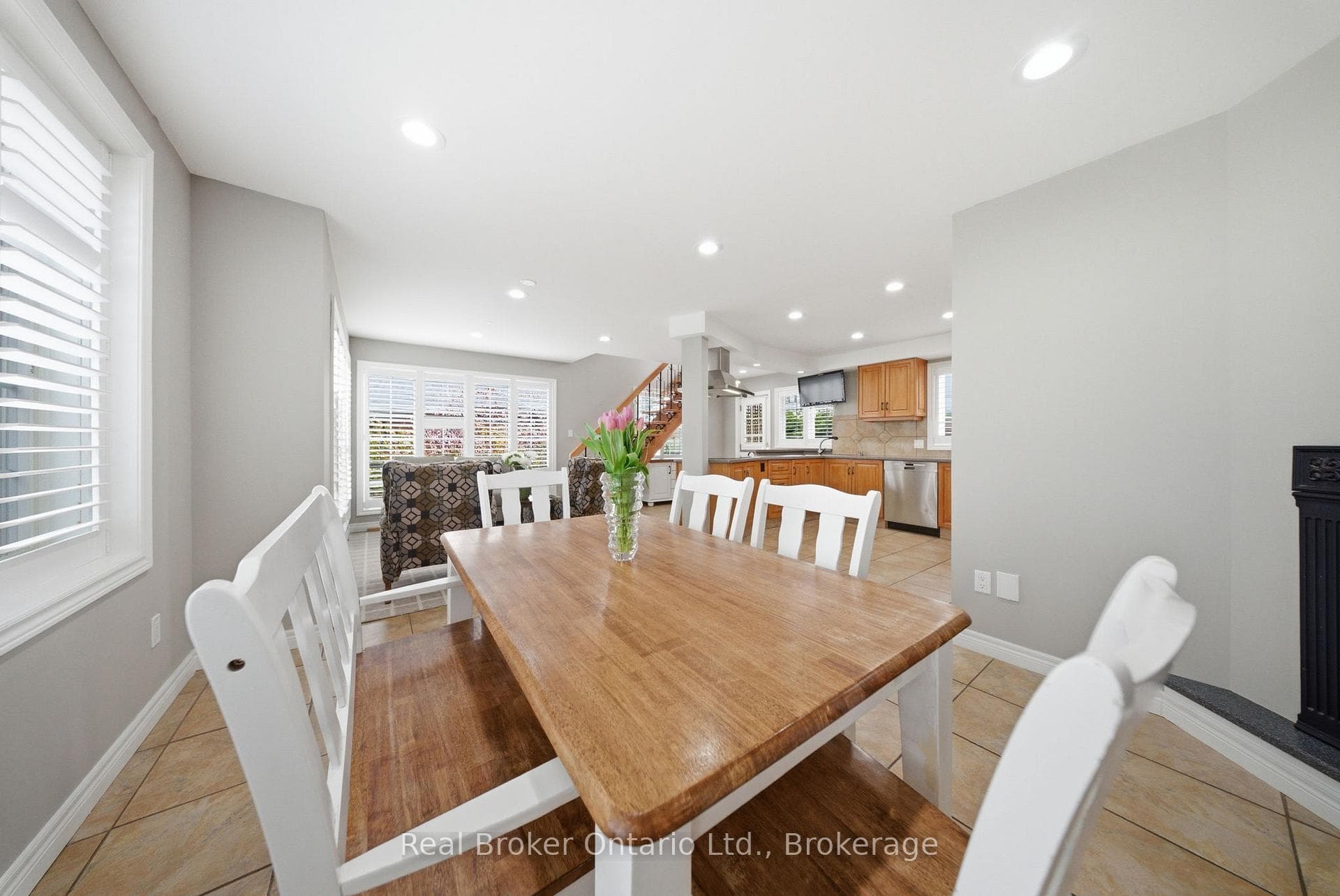383 North Shore Boulevard - Detached photo 19 of 46 in Burlington, Ontario