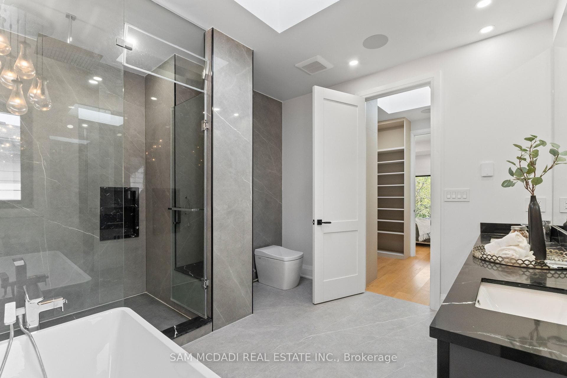 9 Earl Street - Detached photo 22 of 47 in Mississauga, Ontario