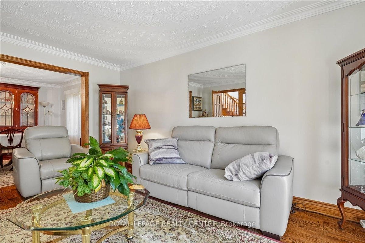 1869 Folkway Drive - Detached photo 8 of 49 in Mississauga, Ontario