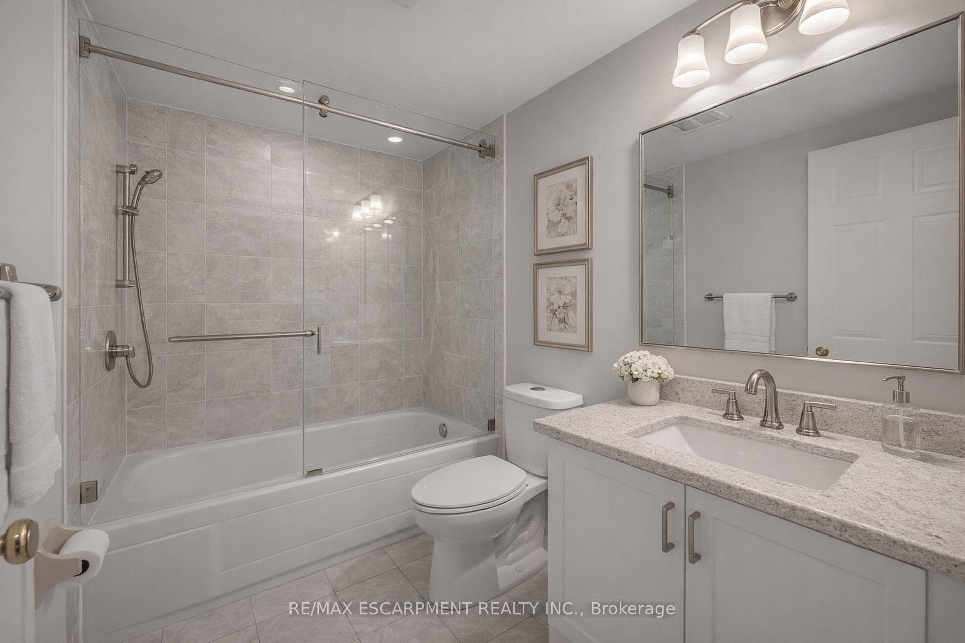 5070 Pinedale Avenue Unit 302 - Condo photo 11 of 36 in Burlington, Ontario