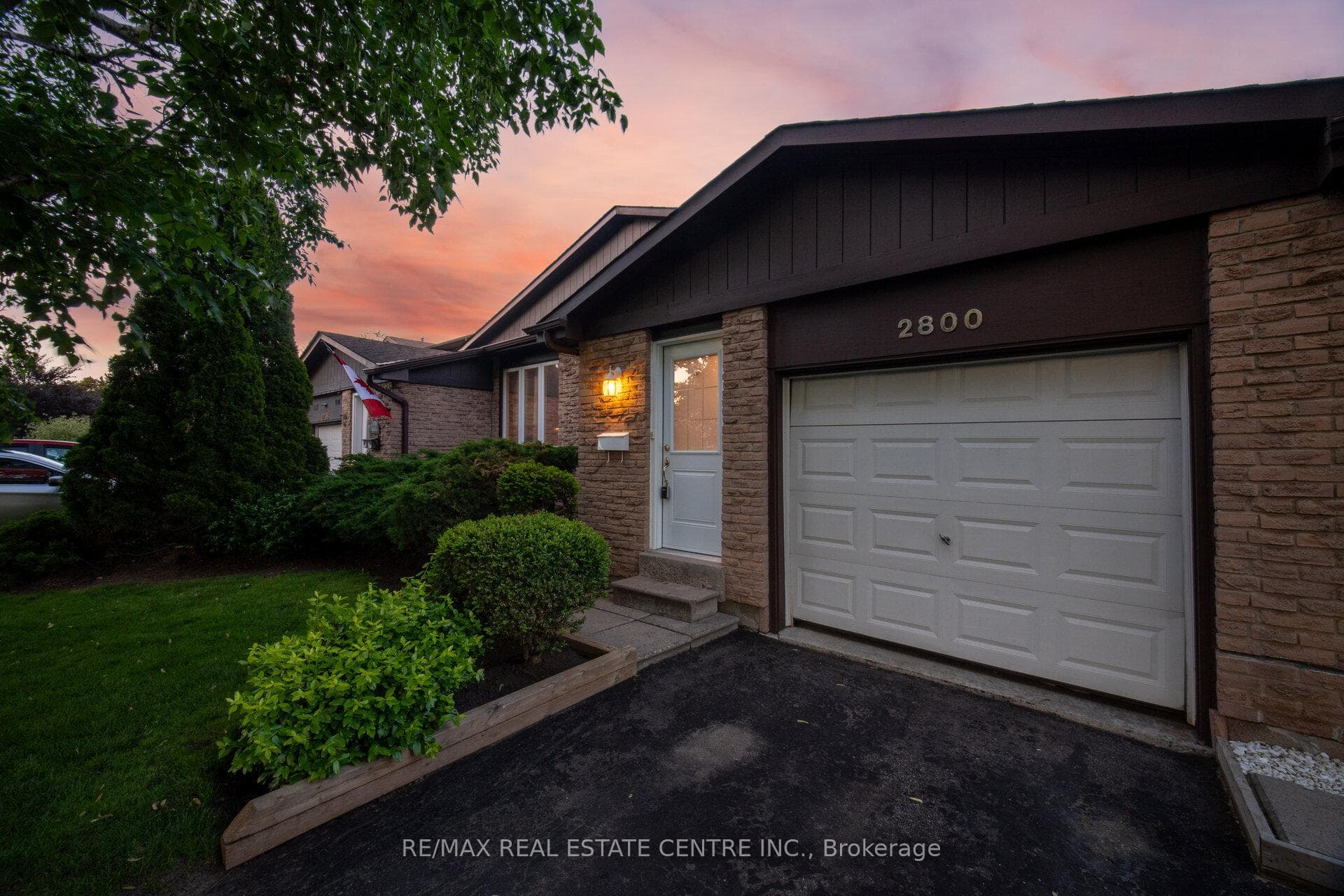 2800 Bucklepost Crescent - Semi-Detached photo 5 of 46 in Mississauga, Ontario