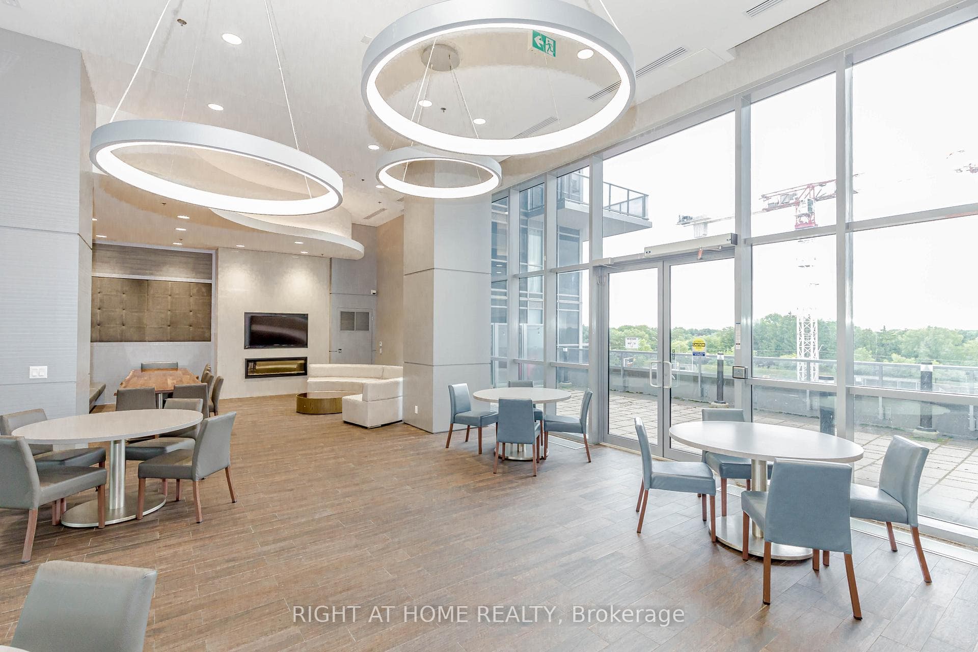 2093 Fairview Street Unit 709 - Condo photo 31 of 45 in Burlington, Ontario
