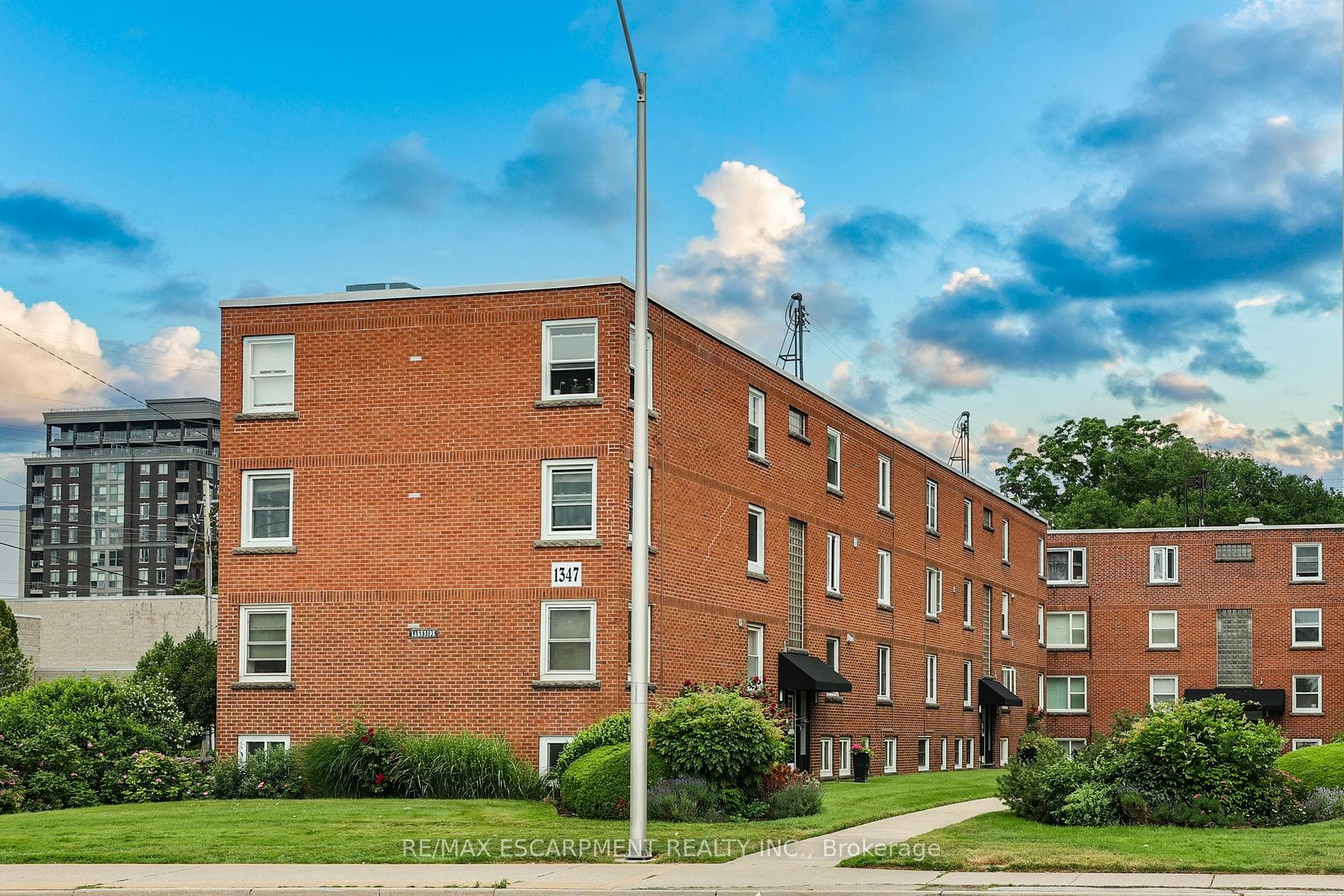1347 Lakeshore Road Unit 37 - Condo for sale in Aldershot, Ontario