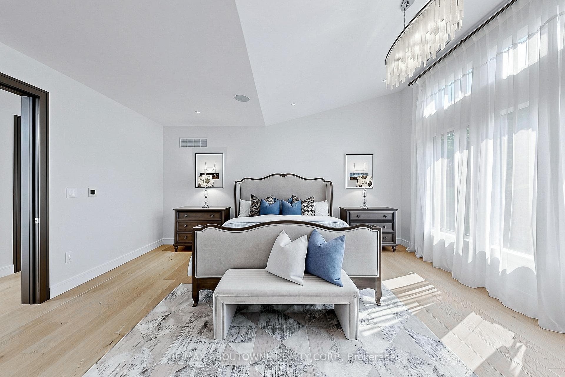 1364 Acton Crescent - Detached photo 25 of 50 in Oakville, Ontario