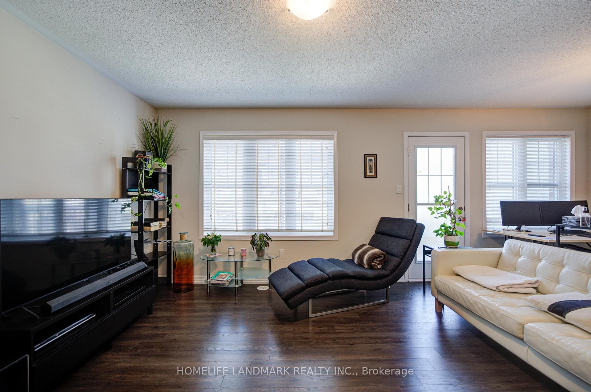 3086 Mistletoe Gardens - Townhouse photo 12 of 38 in Oakville, Ontario