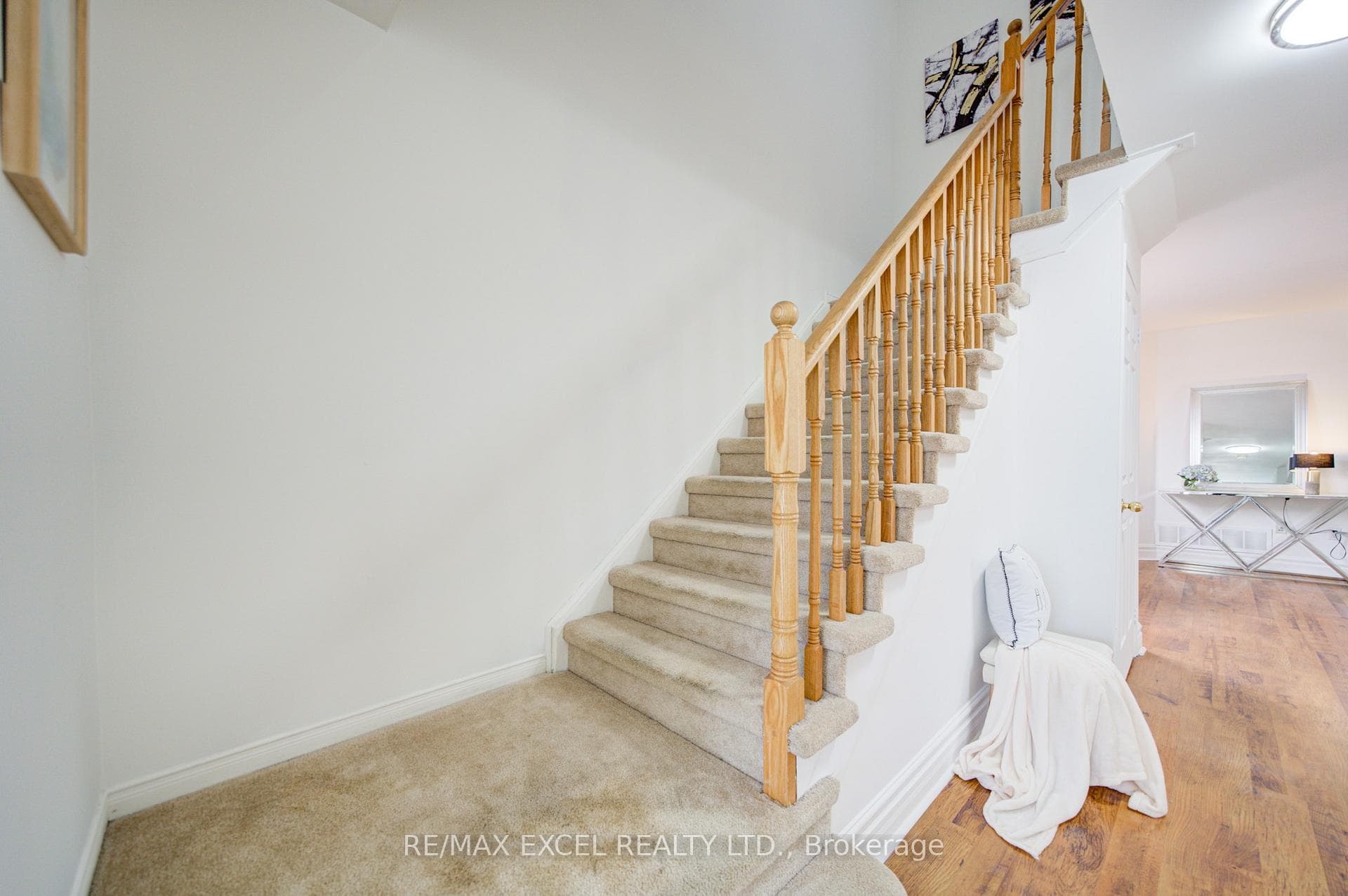 5148 Porter Street - Semi-Detached photo 7 of 48 in Burlington, Ontario