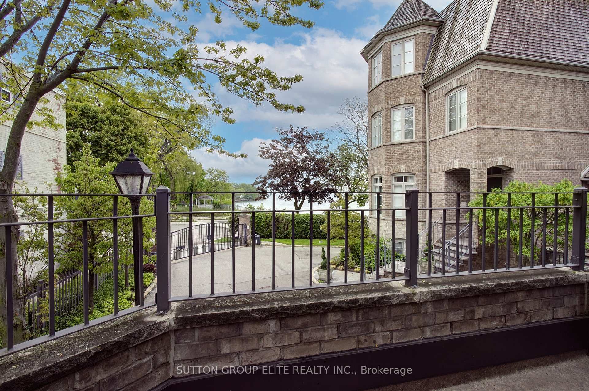 16 Nautical Lane - Condo photo 37 of 50 in Liberty Village / Parkdale / South Parkdale, Ontario