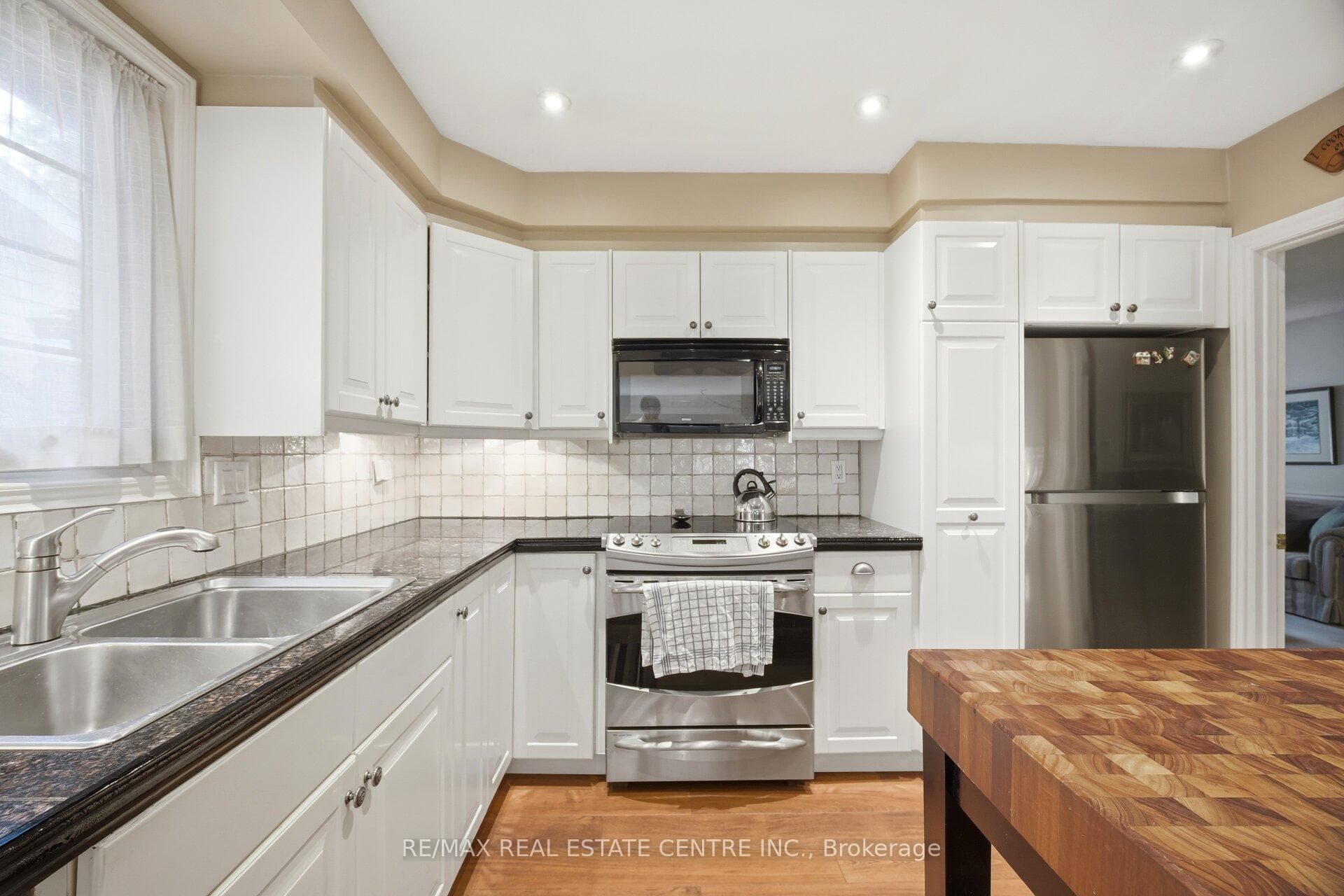 2800 Bucklepost Crescent - Semi-Detached photo 15 of 46 in Mississauga, Ontario