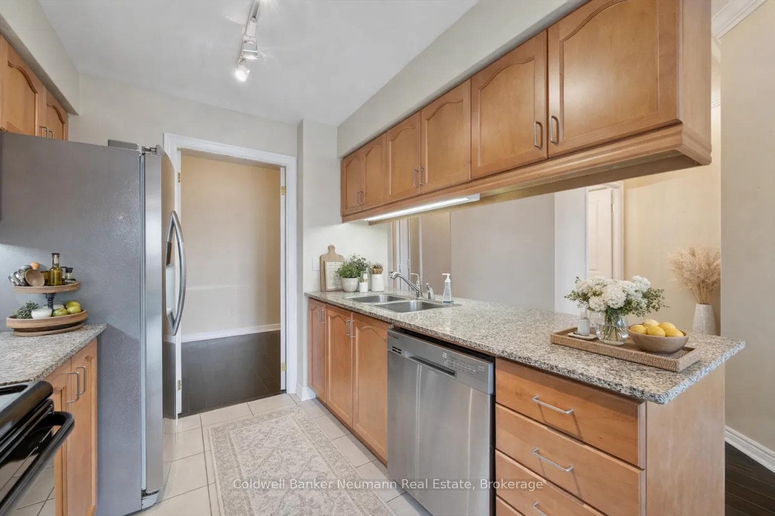 40 Old Mill Road Unit 804 - Condo photo 16 of 31 in Oakville, Ontario