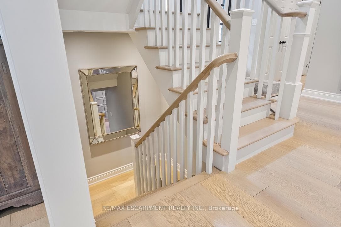 511 Chamberlain Lane - Detached photo 36 of 50 in Oakville, Ontario
