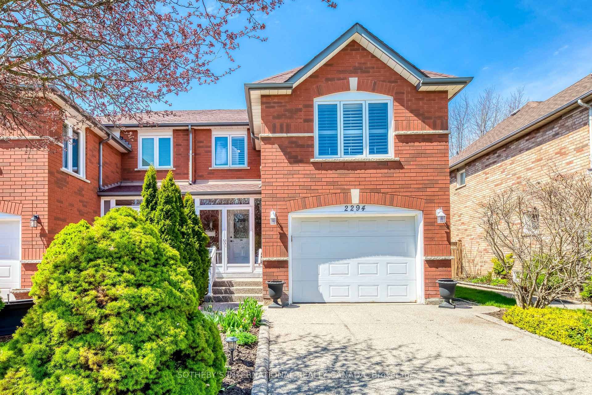 2294 Dale Ridge Drive - Semi-Detached photo 1 of 46 in Oakville, Ontario