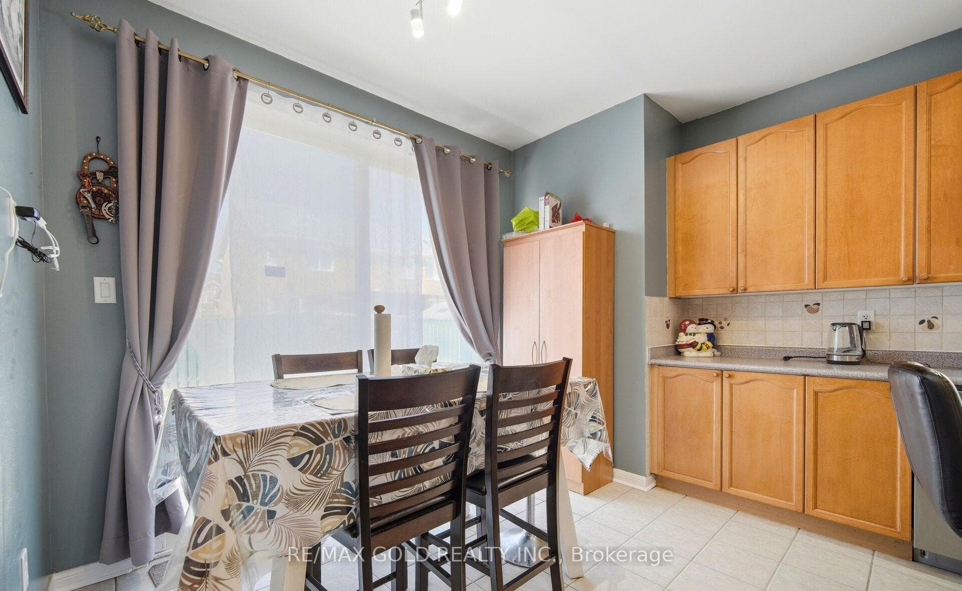 28 Latania Boulevard - Detached photo 10 of 33 in Brampton, Ontario