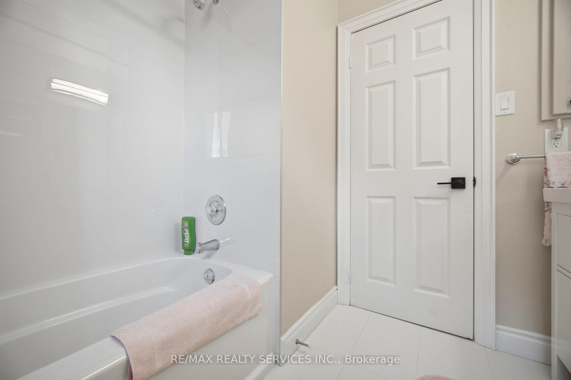 23 Newbury Crescent - Detached photo 36 of 47 in Brampton, Ontario