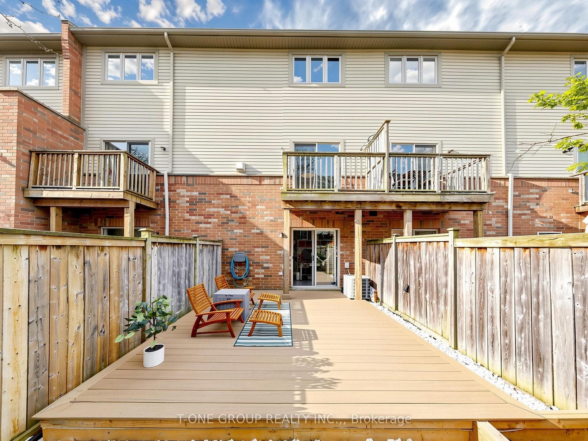 685 Rowley Common - Townhouse photo 37 of 43 in Burlington, Ontario