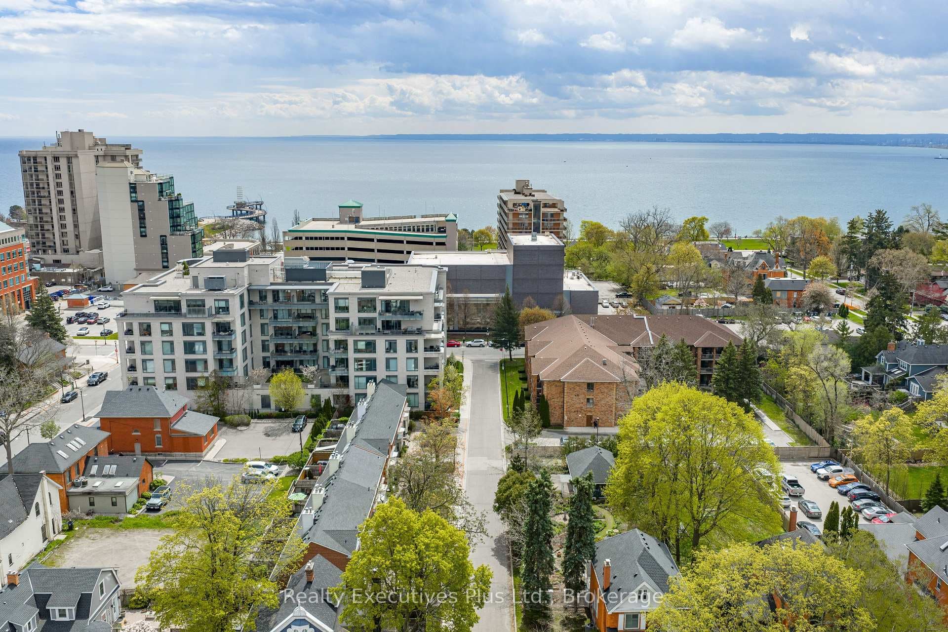 463 Blathwayte Lane - Townhouse photo 44 of 48 in Burlington, Ontario
