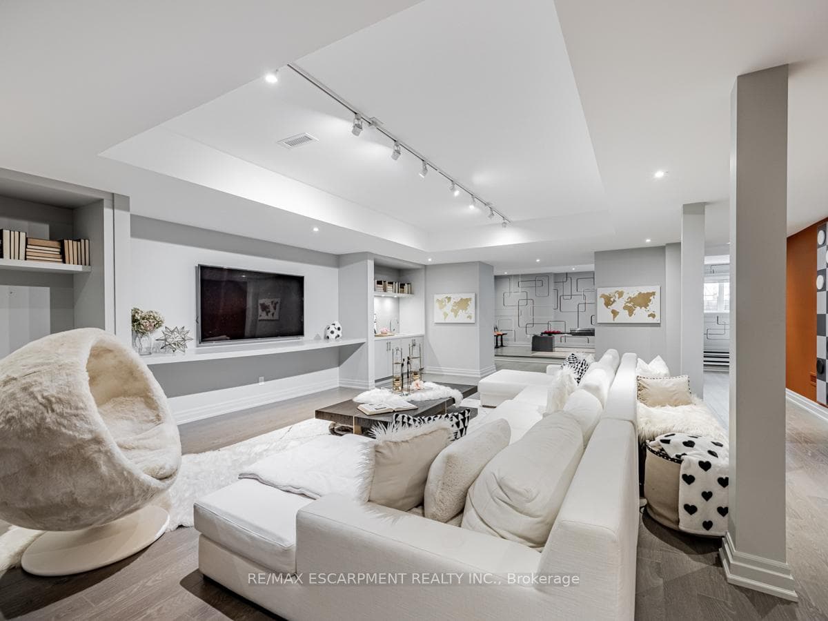 393 Maple Grove Drive - New Construction photo 38 of 49 in Oakville, Ontario