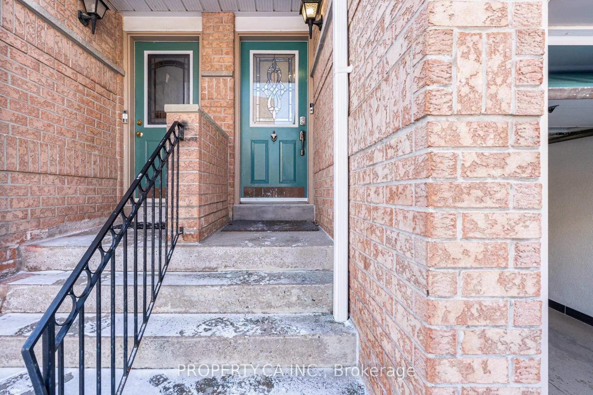 1050 Bristol Road Unit 45 - Condo photo 1 of 34 in Mississauga, Ontario