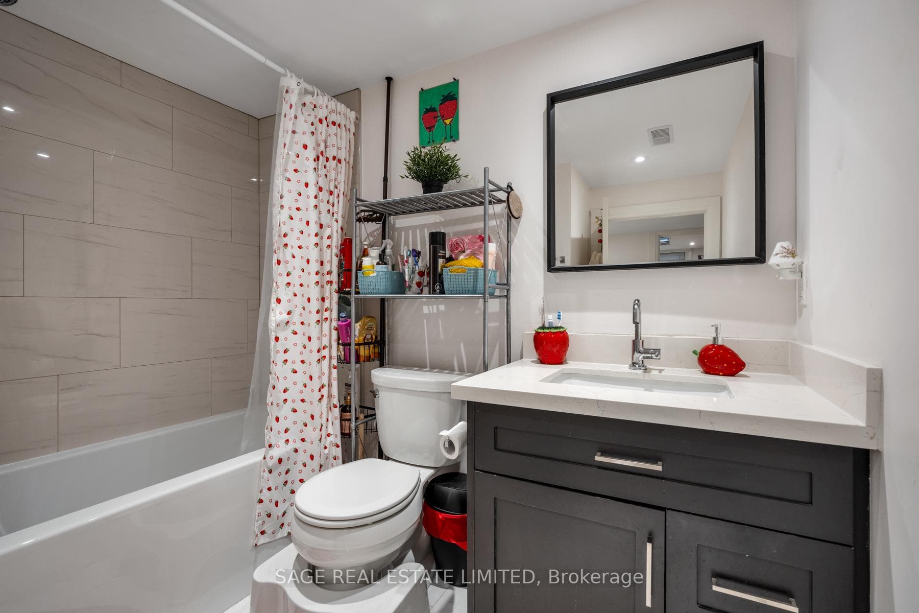 7 Rathgar Avenue - Detached photo 28 of 38 in Etobicoke (Islington / Rexdale), Ontario
