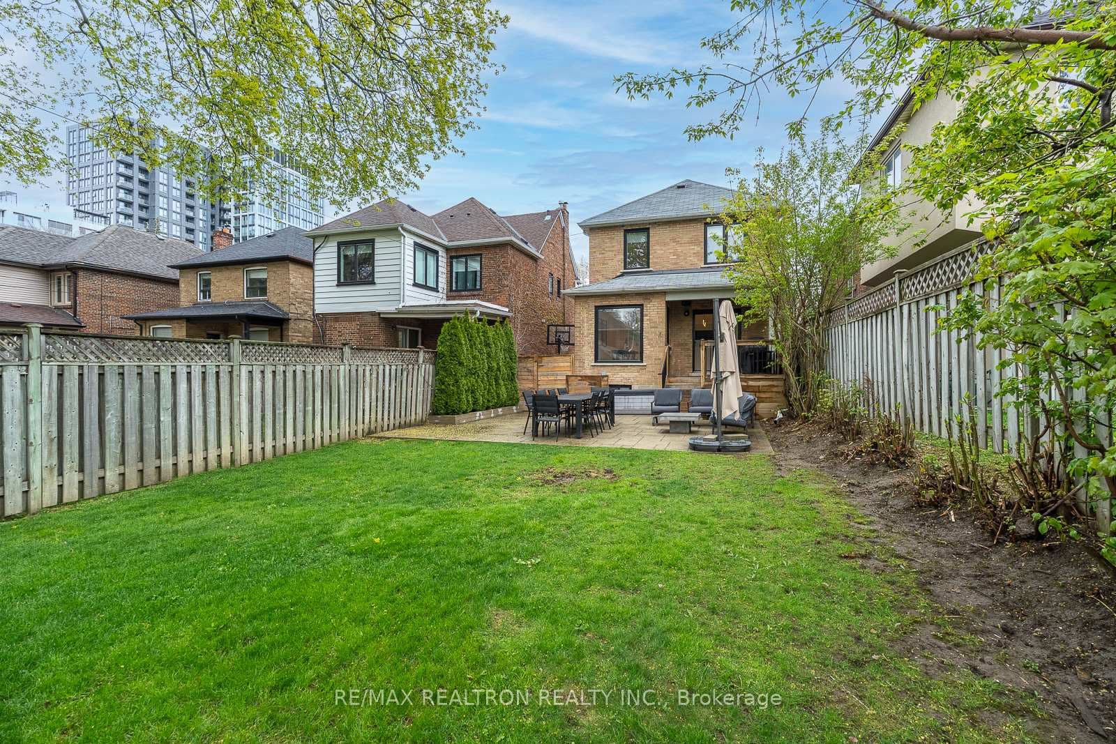 16 Peveril Hill - Detached photo 38 of 42 in Forest Hill / Deer Park, Ontario
