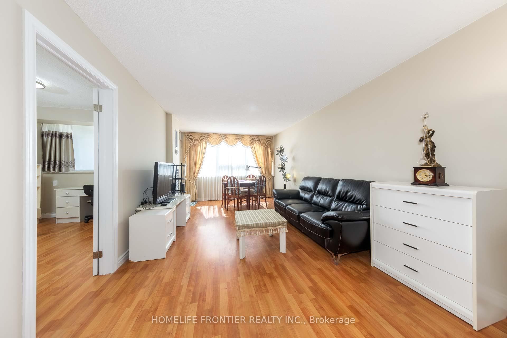 45 Silver Springs Boulevard Unit 706 - Condo photo 3 of 26 in Scarborough Village / Eglinton East, Ontario