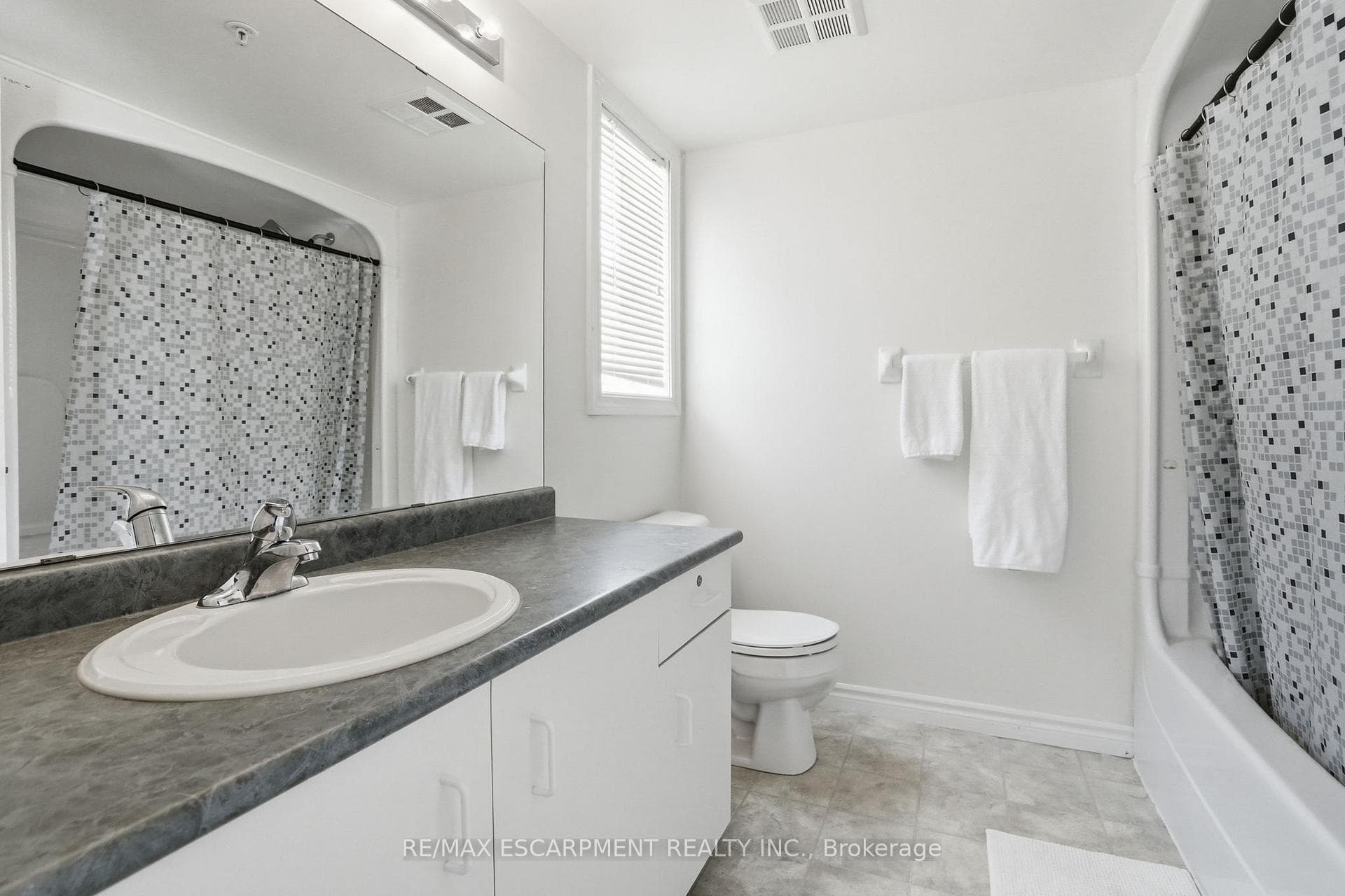 1451 WALKERS Line Unit 216 - Condo photo 14 of 26 in Burlington, Ontario