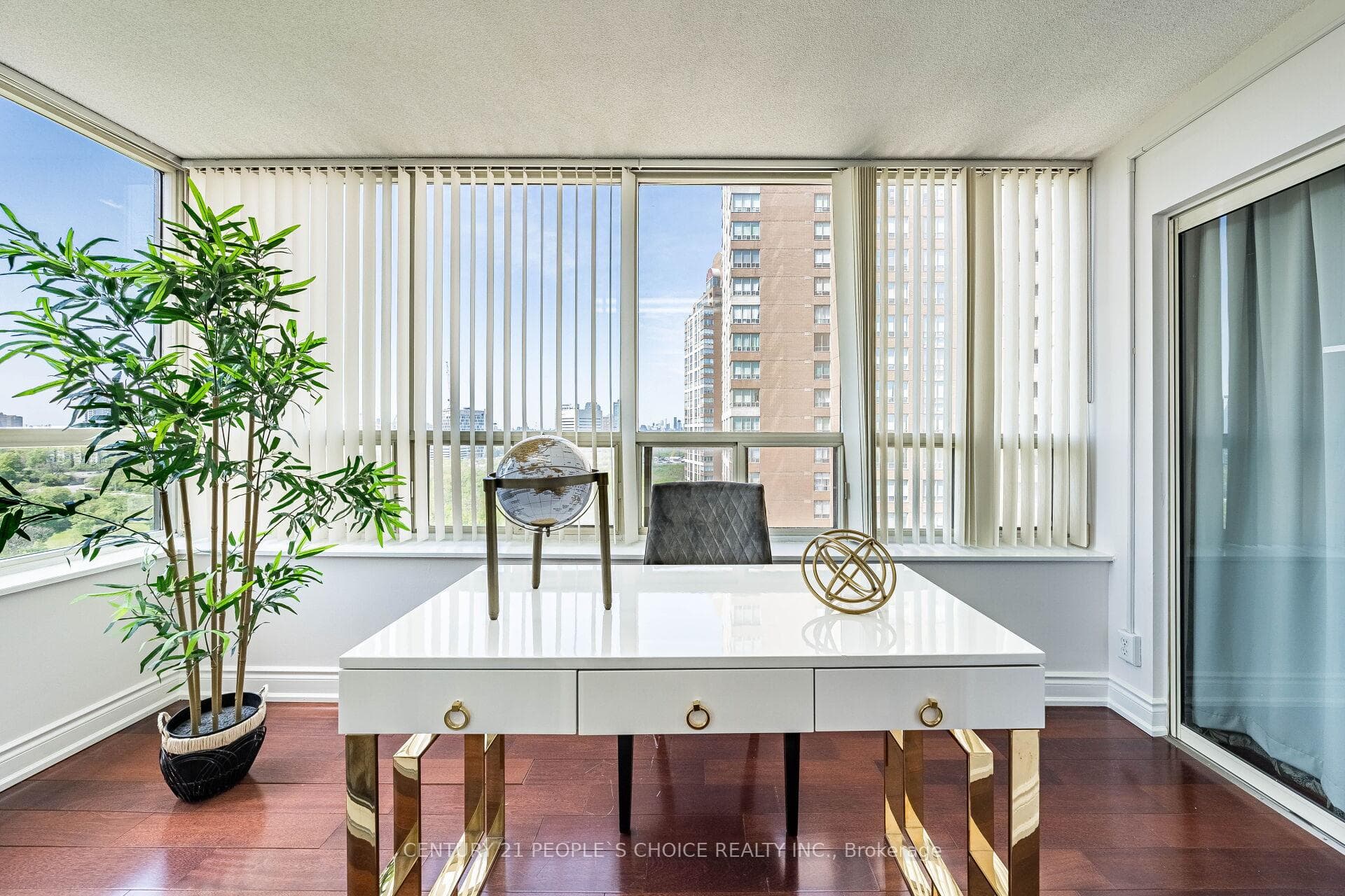 195 Wynford Drive Unit 1602 - Condo photo 26 of 37 in Flemingdon Park / Don Mills, Ontario