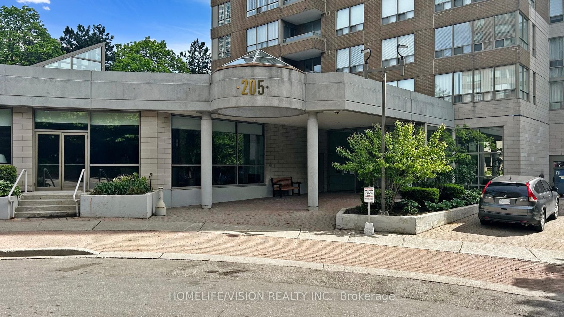 205 Wynford Drive Unit 1706 - Condo photo 2 of 21 in Flemingdon Park / Don Mills, Ontario