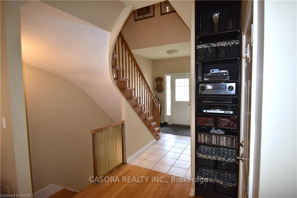 2229 WALKERS Line Unit 9 - Condo photo 14 of 46 in Burlington, Ontario