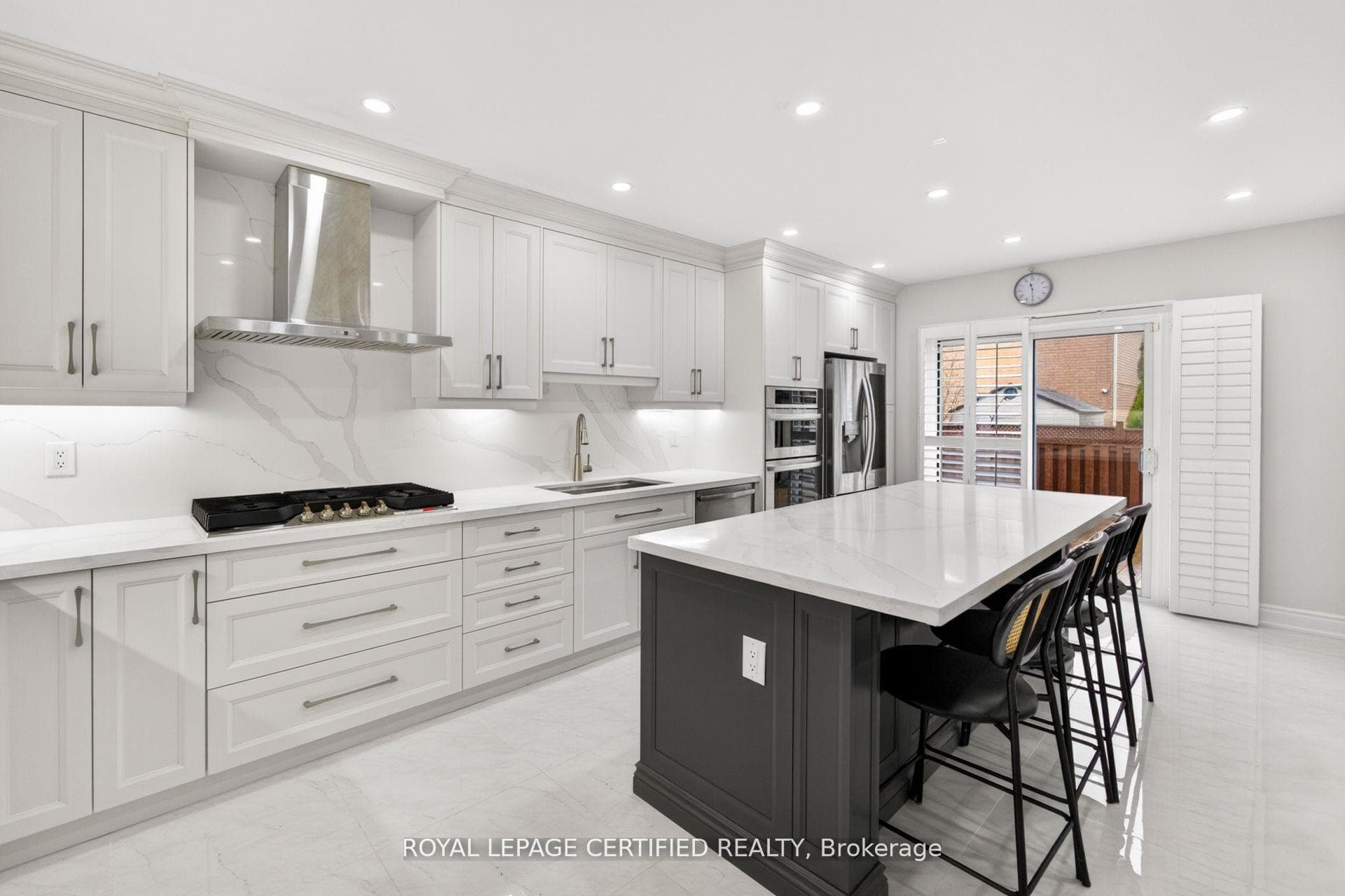 643 Garden Walk - Detached photo 12 of 50 in Mississauga, Ontario