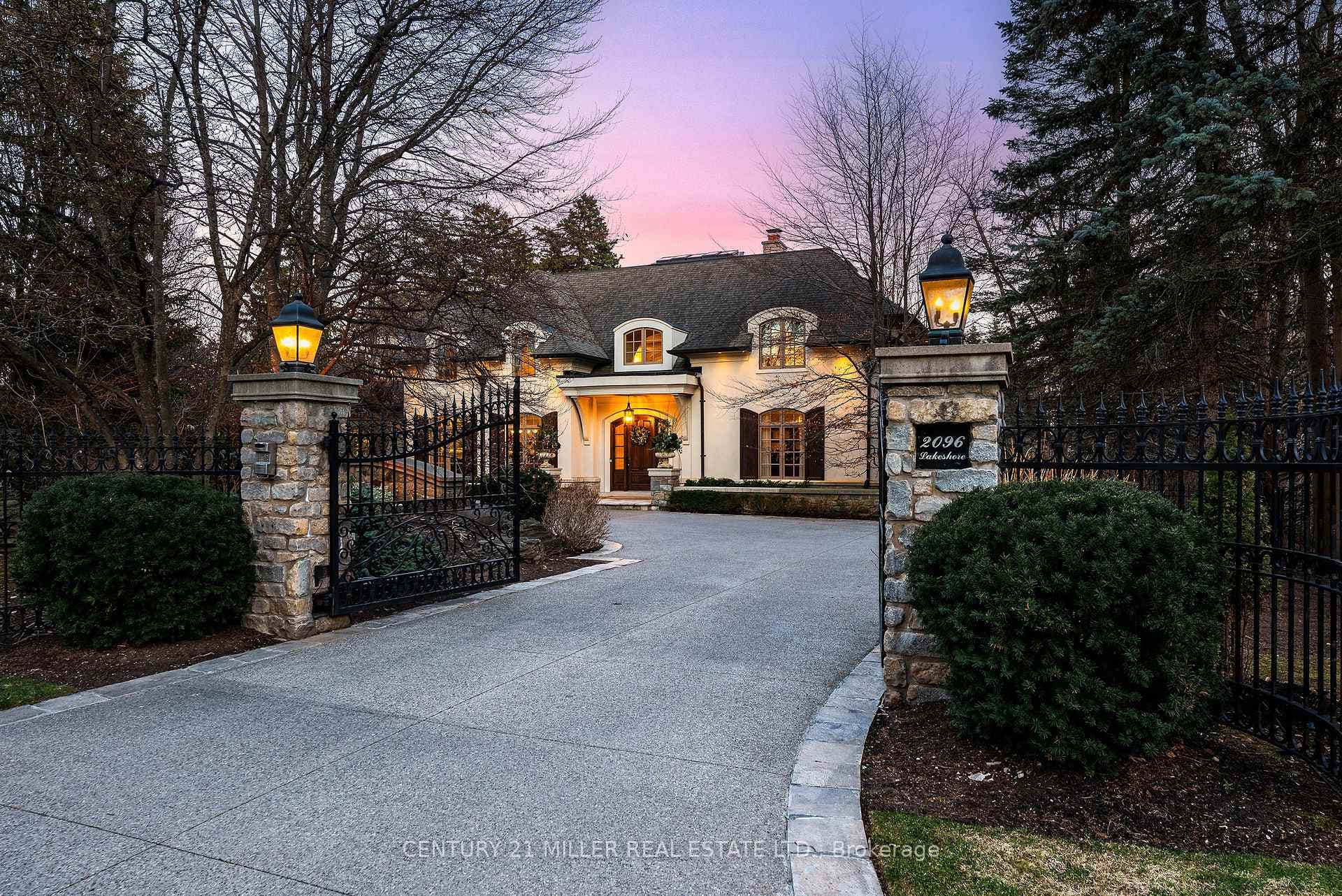 2096 Lakeshore Road - Detached photo 2 of 48 in Oakville, Ontario
