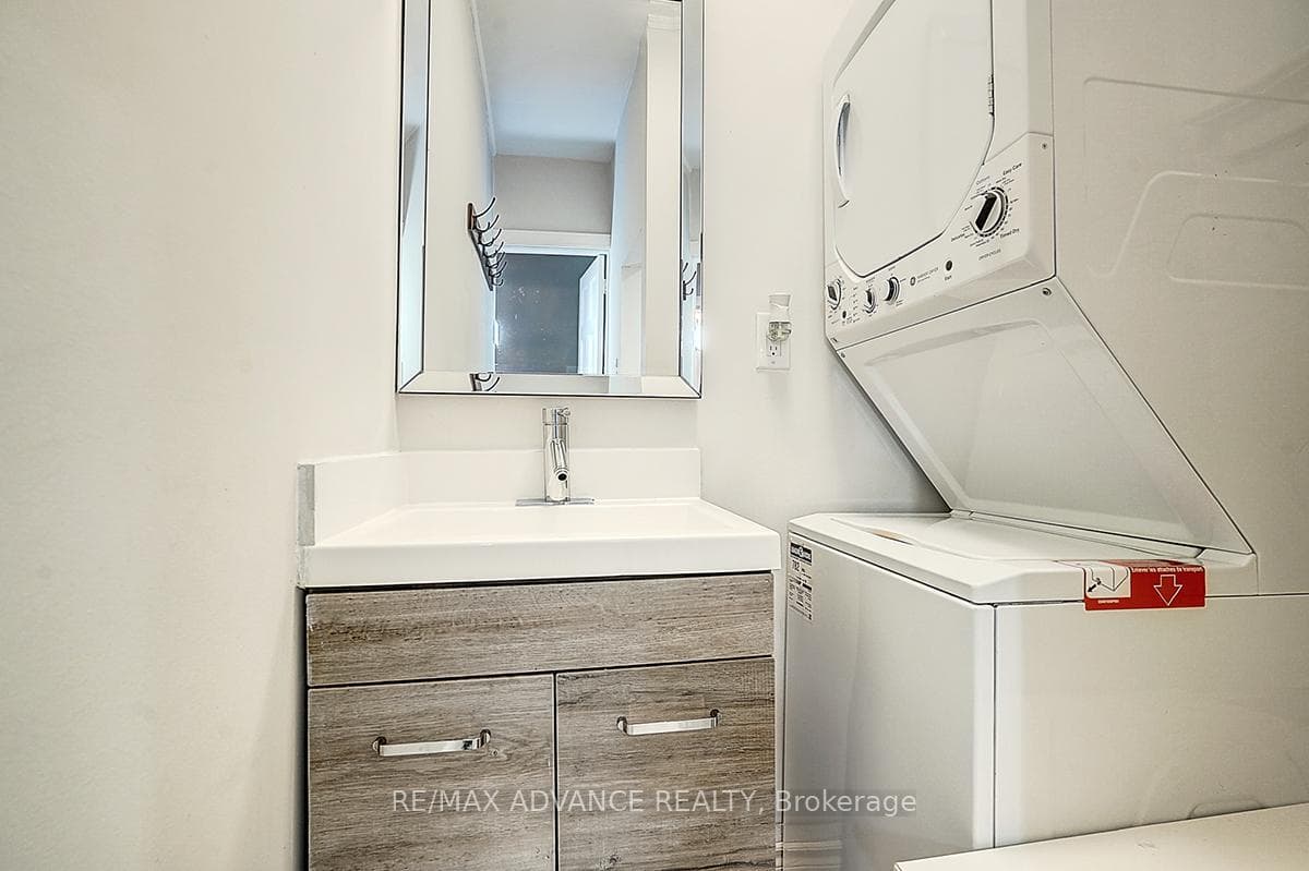 33 Castlefield Avenue - Detached photo 22 of 42 in Forest Hill / Deer Park, Ontario