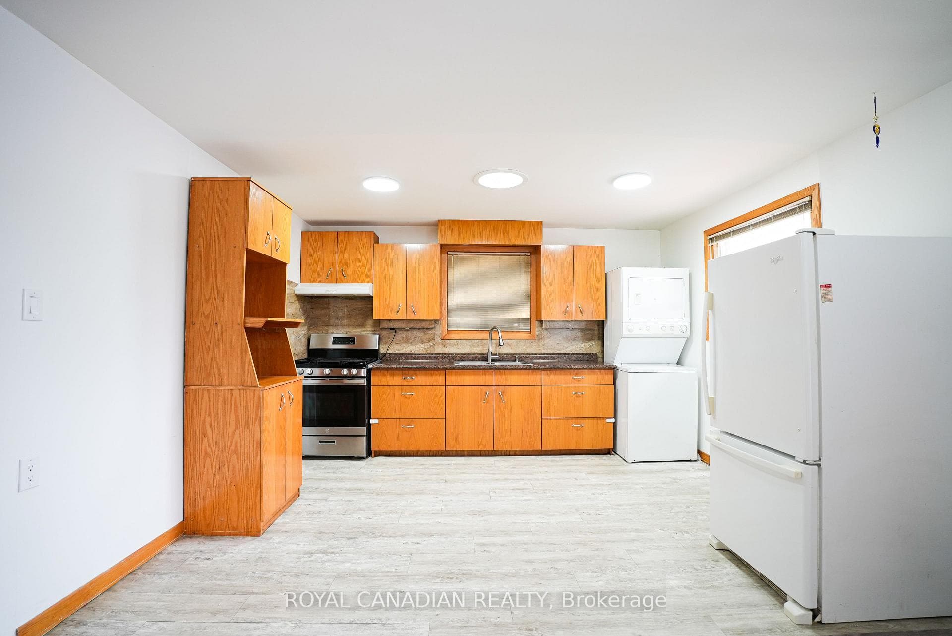 67 Sutherland Avenue - Detached photo 7 of 35 in Brampton, Ontario