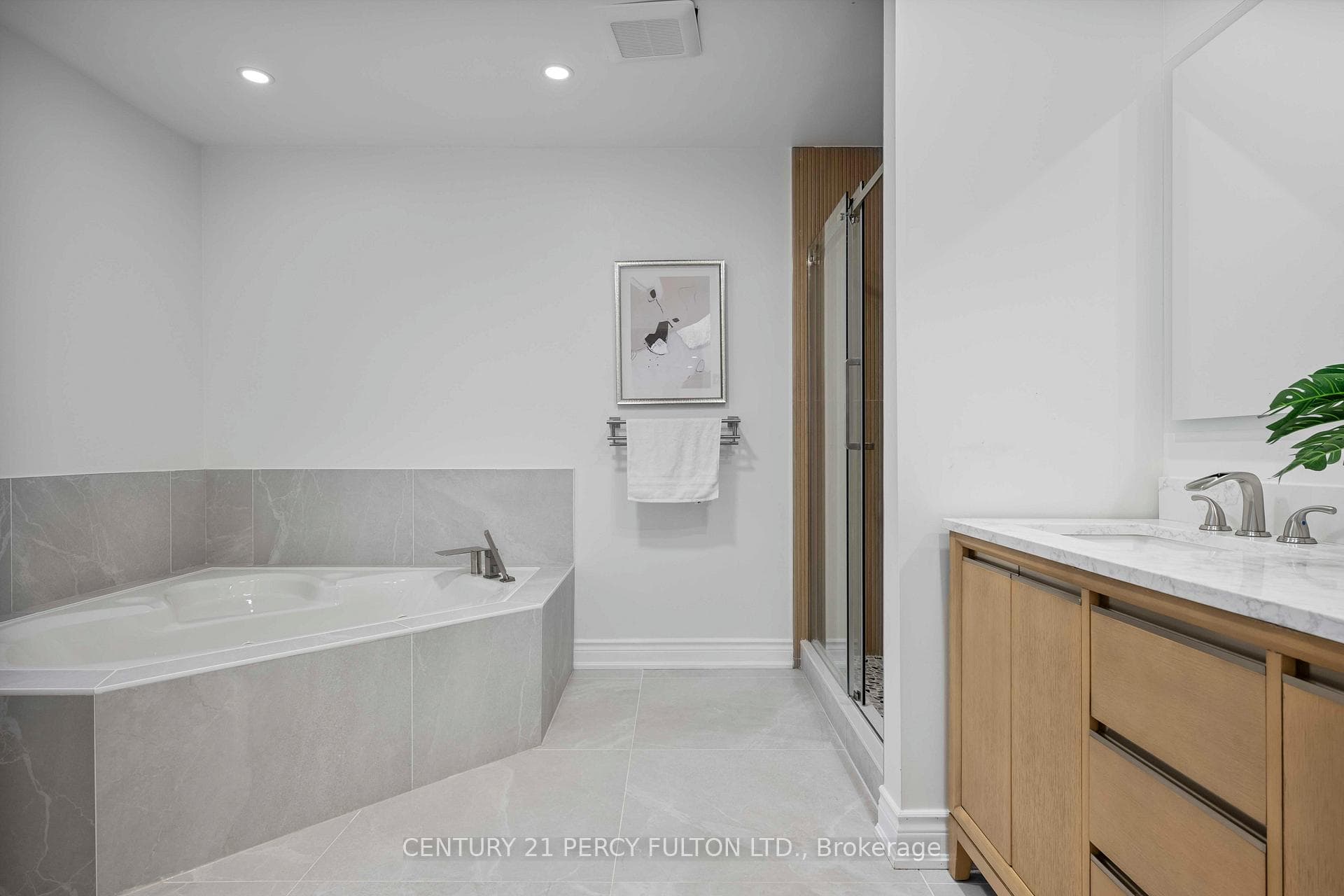 5393 Glen Erin Drive - Detached photo 33 of 48 in Mississauga, Ontario