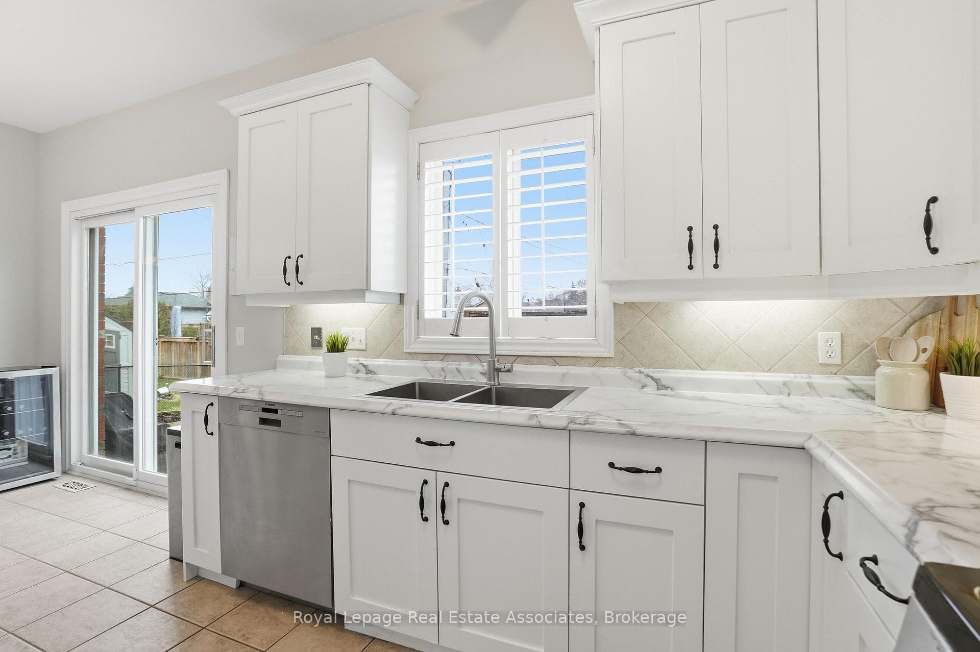 486 Delaney Court - Detached photo 14 of 48 in Burlington, Ontario