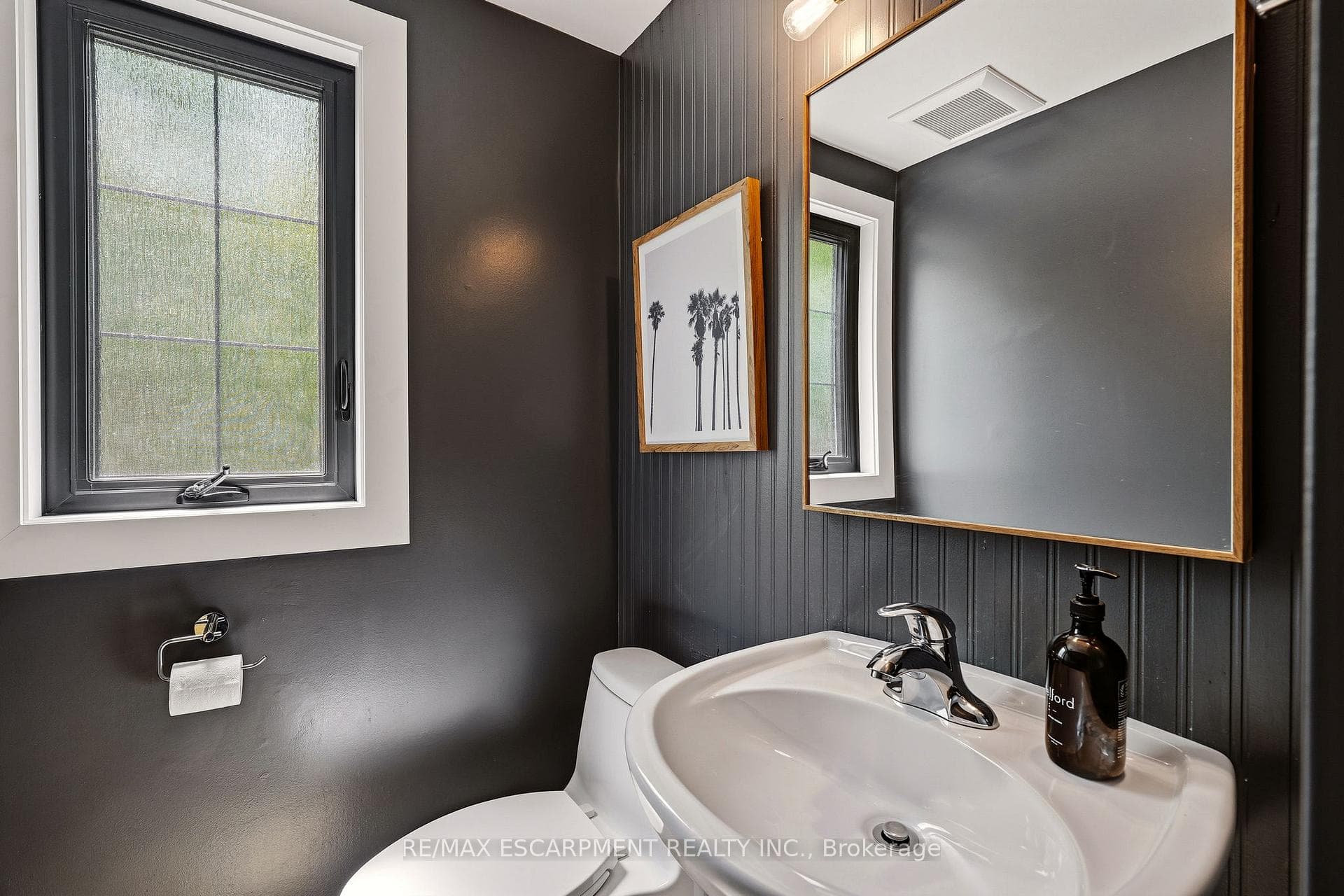 394 RANKIN Drive - Detached photo 11 of 50 in Burlington, Ontario